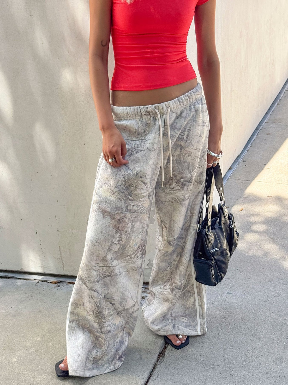 #NOVERA - Pantalón de Chándal Kennah Camuflaje de Pierna Ancha -
