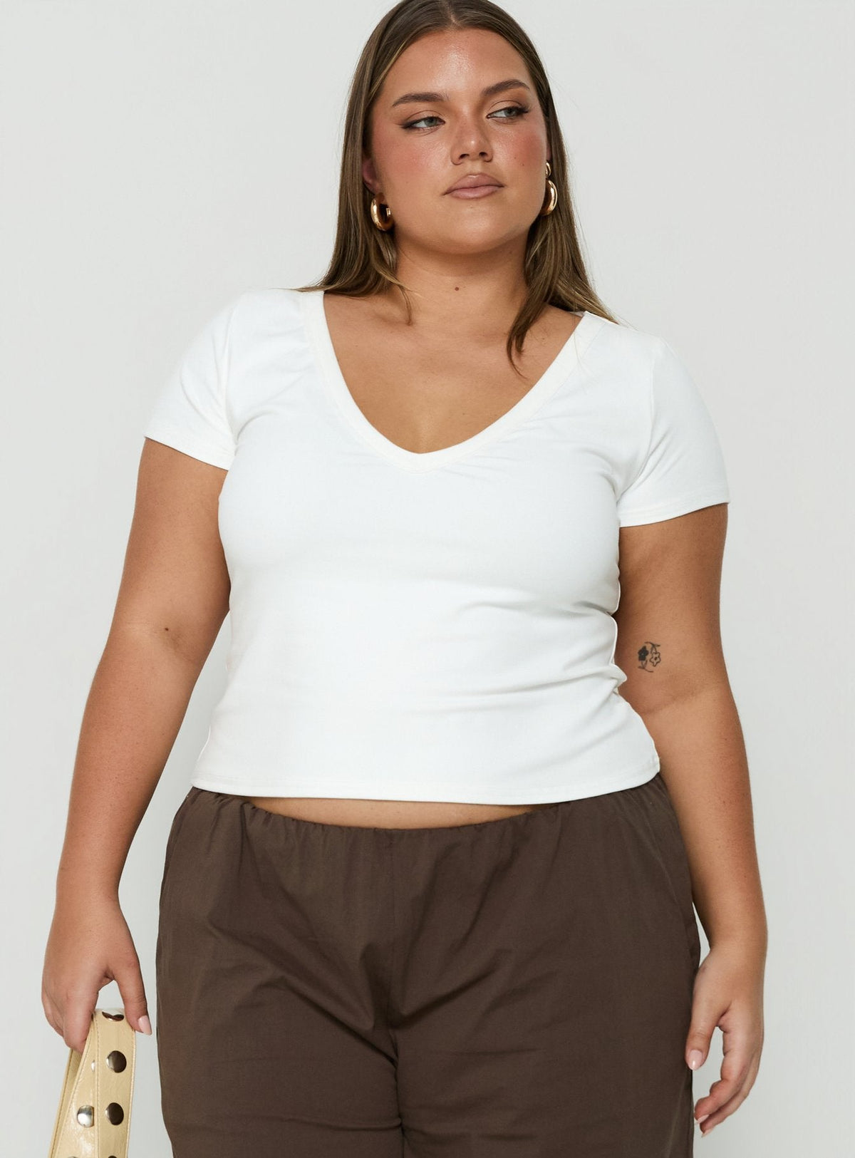 #NOVERA - Top Define Blanco de Manga Corta Talla Grande -