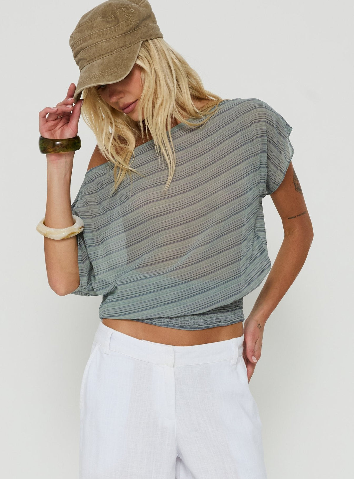 #NOVERA - Top Lindenn Gris de Rayas con Hombros Descubiertos Transparente -