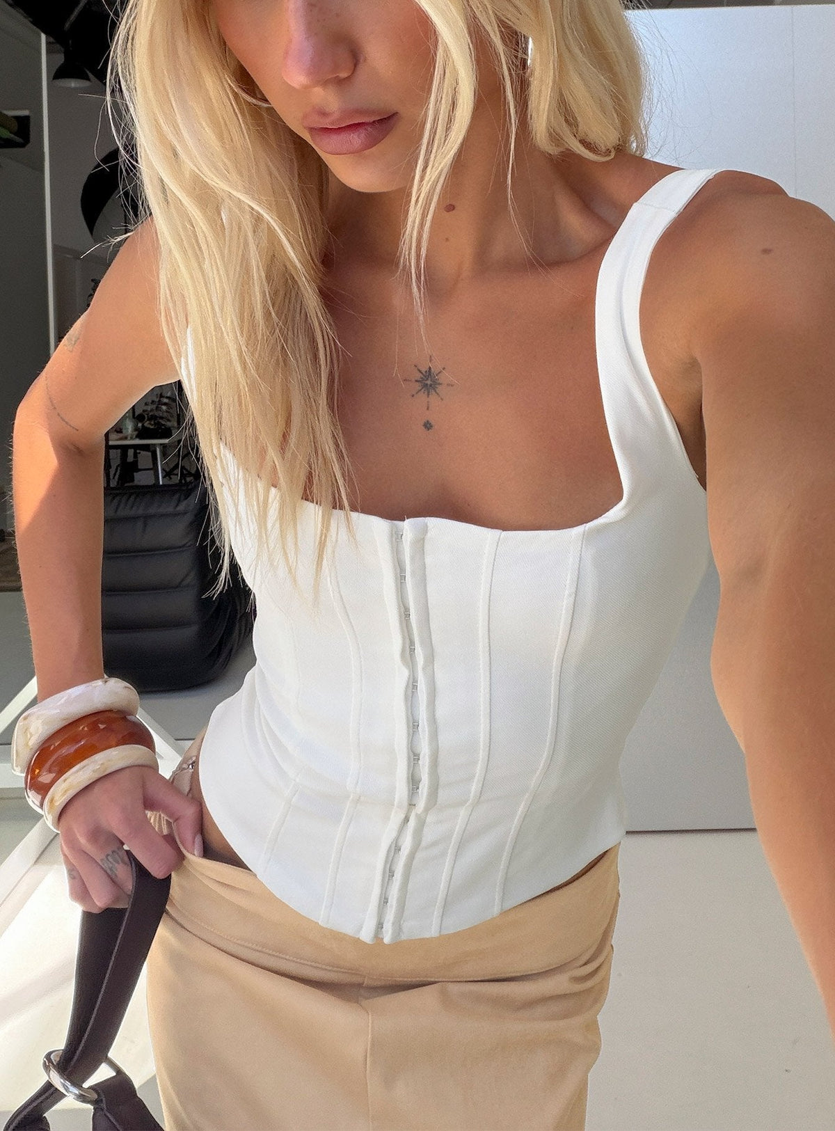 #NOVERA - Top Floreva Blanco Corsé -