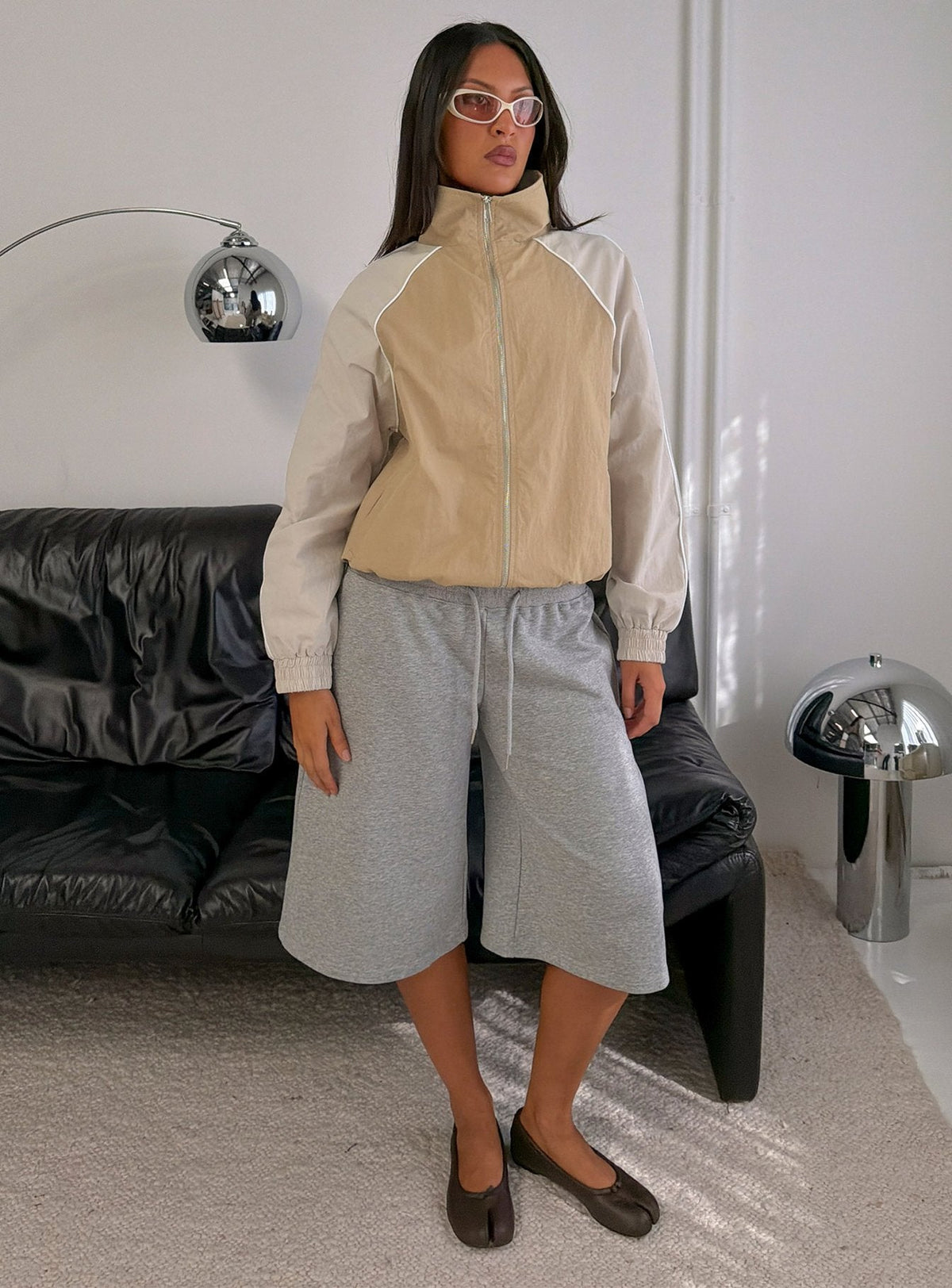 #NOVERA - Chaqueta Mistro Beige de Cuello Alto -