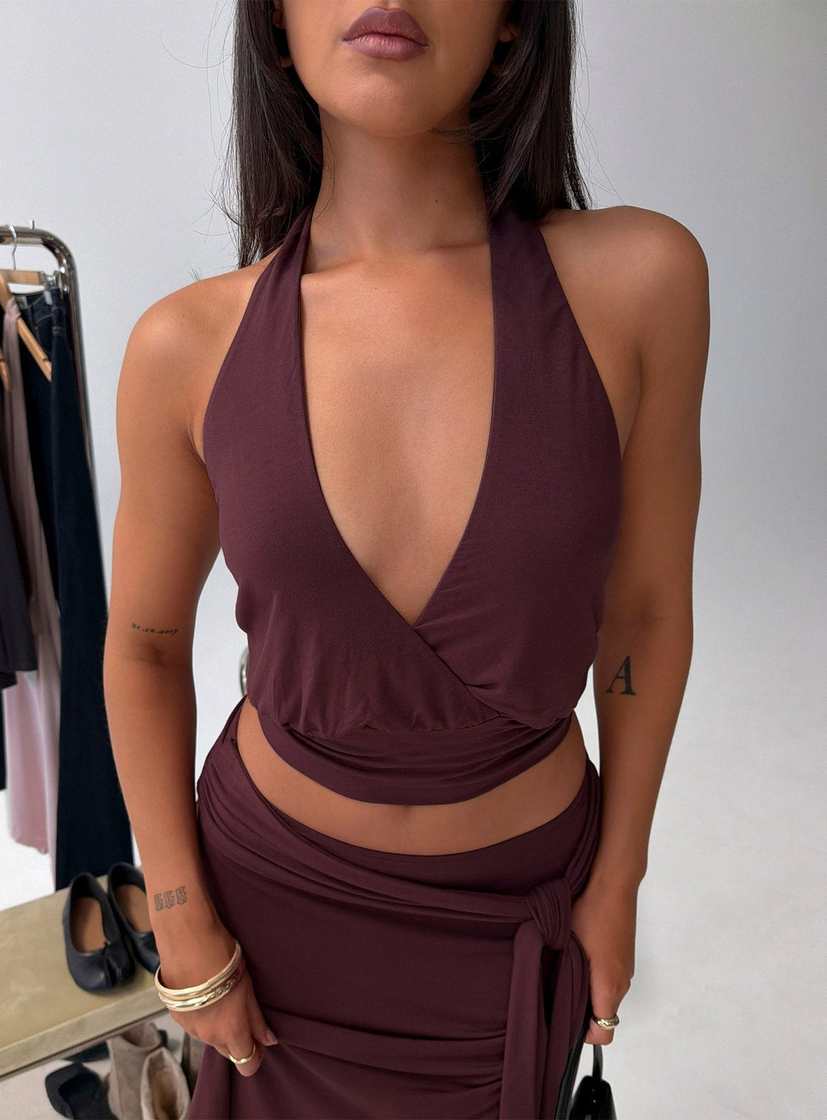 #NOVERA - Top Arabele Ciruela Negro Halter Cruzado -
