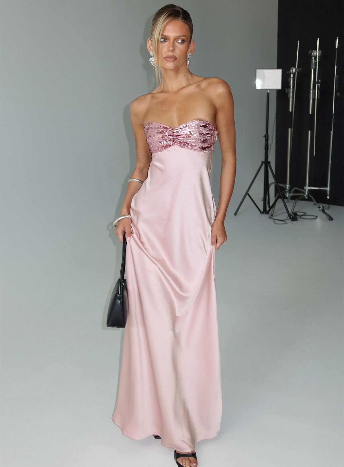 #NOVERA - Vestido Largo Lanzarote Rosa de Lentejuelas Palabra de Honor -
