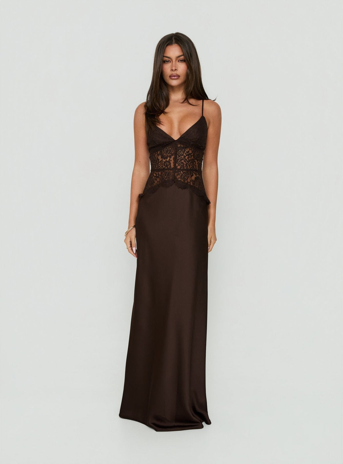 #NOVERA - Vestido Largo Kylenn Chocolate de Encaje de Satén -