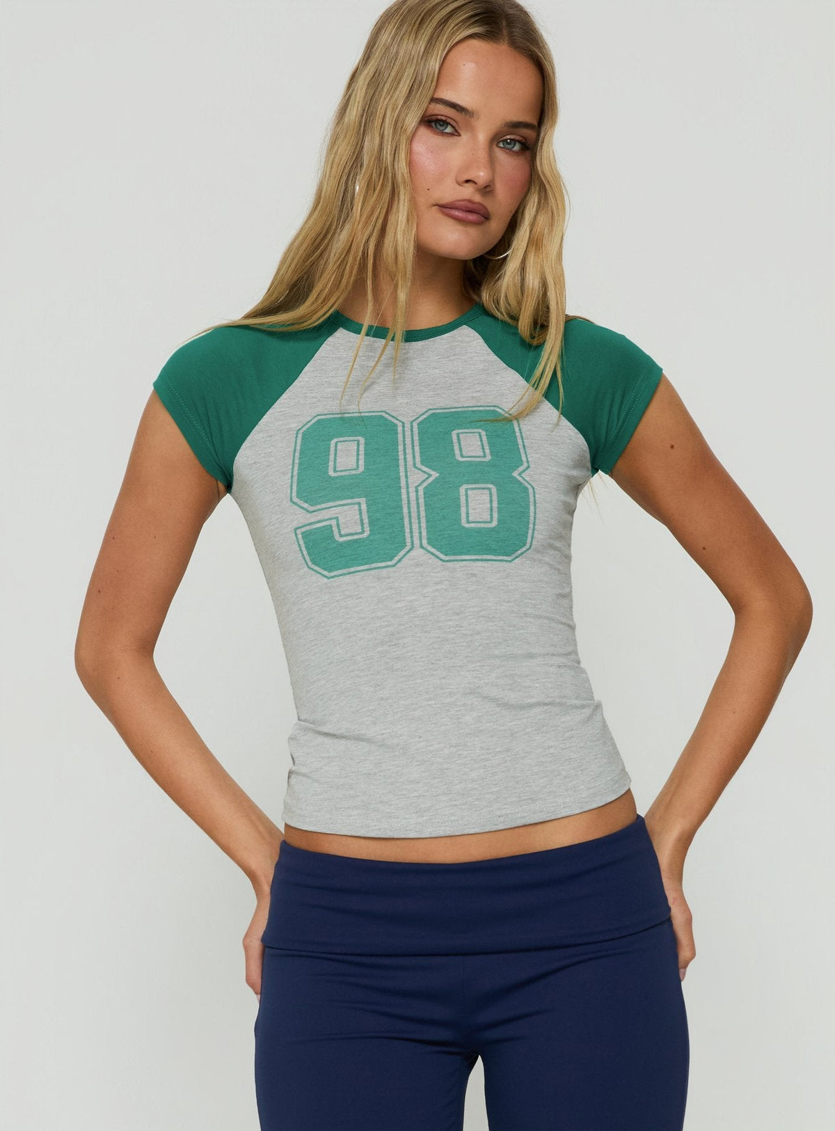 #NOVERA - Top Ourense Verde y Gris Raglan Estampada -
