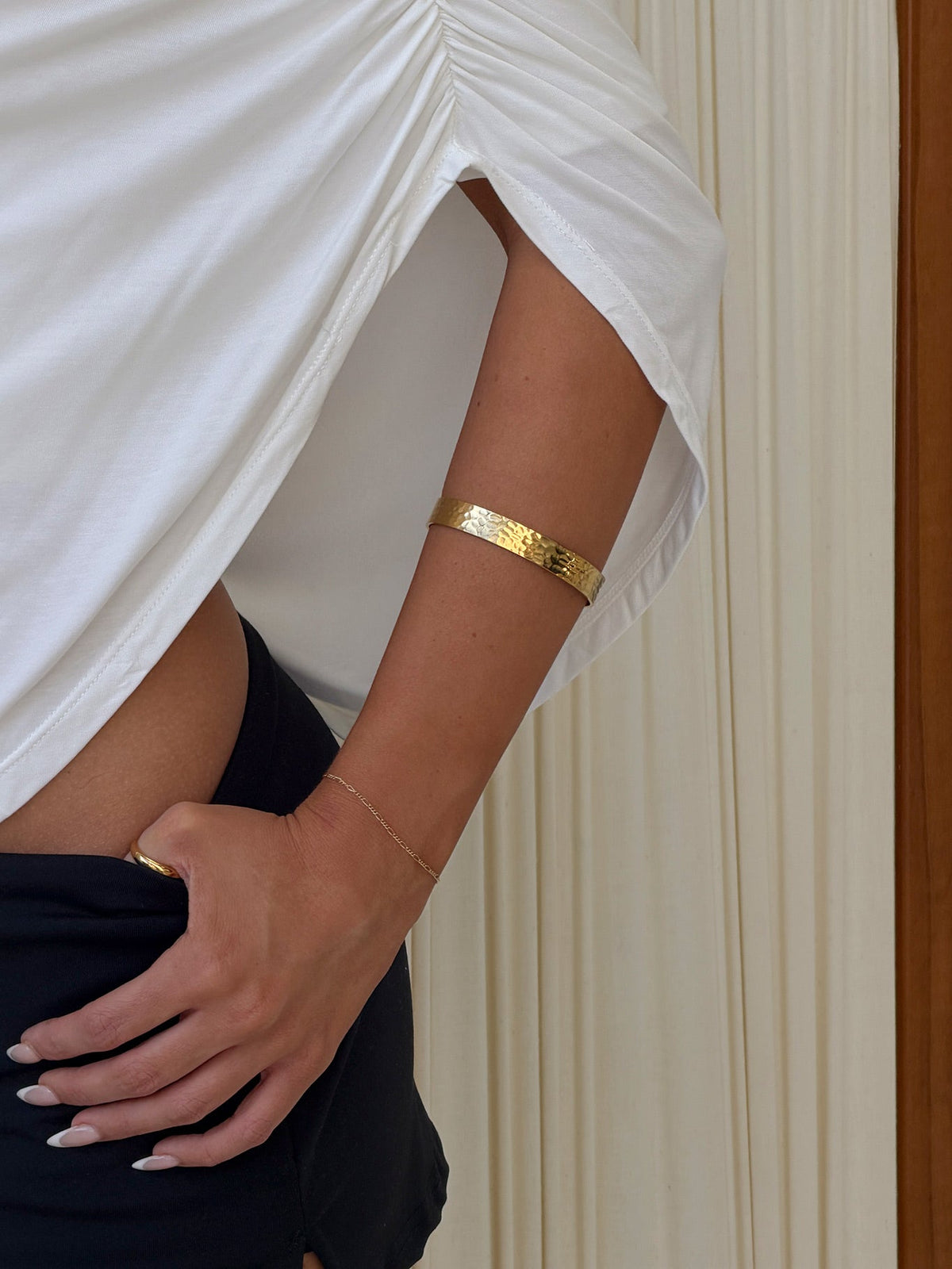 #NOVERA - Pulsera Bridgeta Dorada Bañado en Oro -