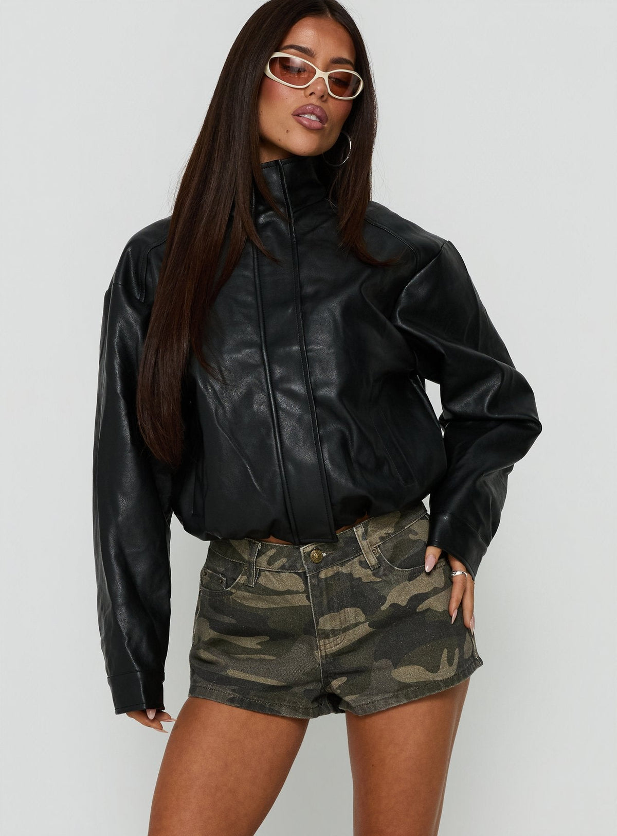 #NOVERA - Shorts Dreamful Azul Lavado Camuflaje de Tiro Bajo Denim -