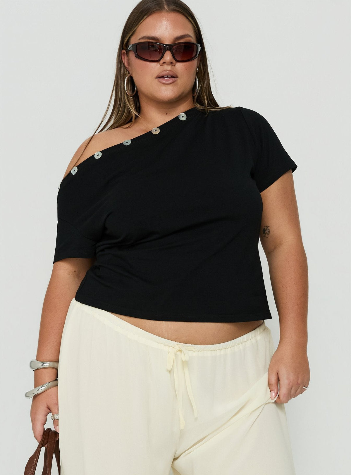 #NOVERA - Top Dalten Negro con Hombros Descubiertos Talla Grande -