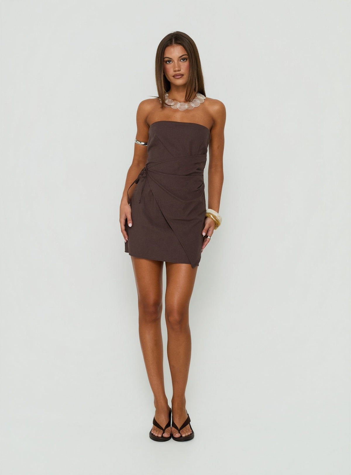 #NOVERA - Vestido Mini Noira Chocolate Palabra de Honor Cruzado -