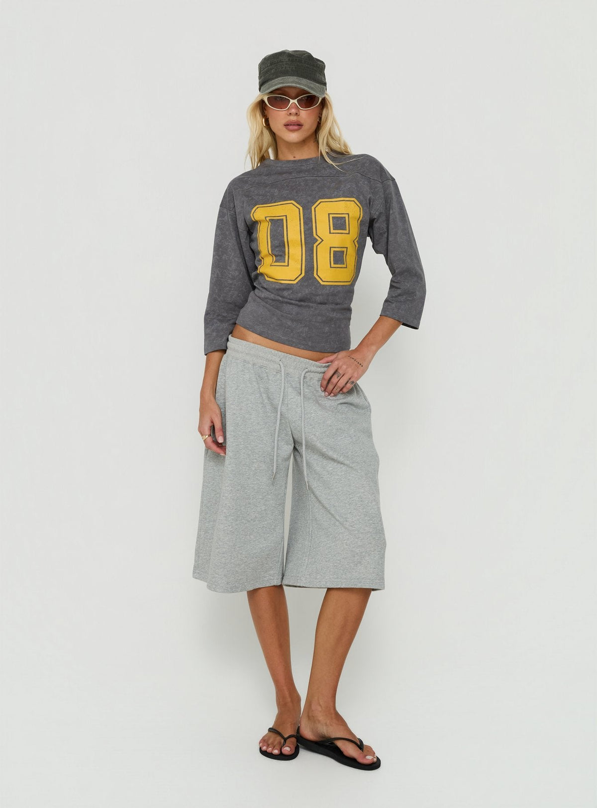 #NOVERA - Camiseta Olga Gris y Amarilla de Manga 3/4 Estampada -
