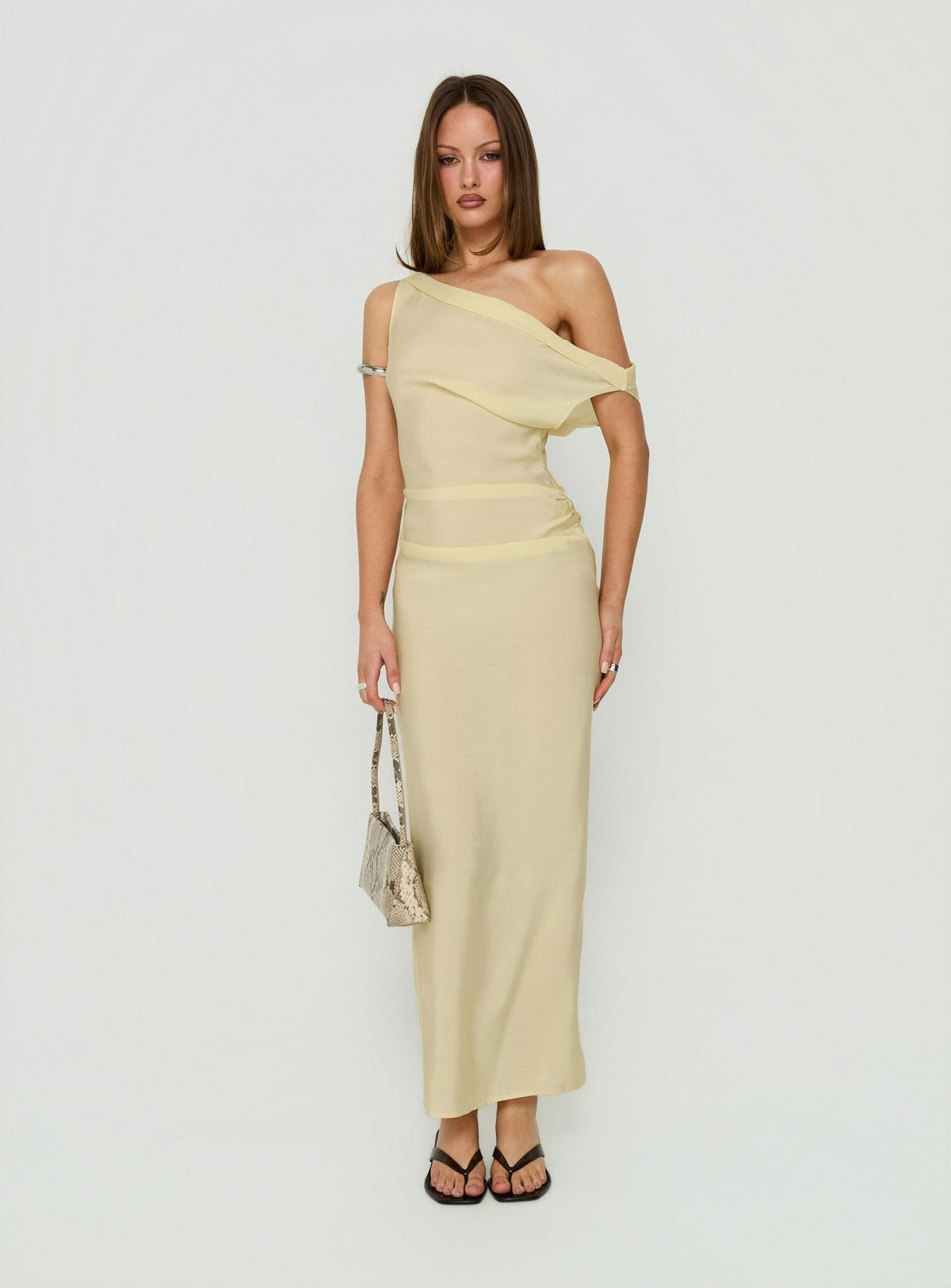 #NOVERA - Vestido Largo Garraf Amarillo con Hombros Descubiertos -