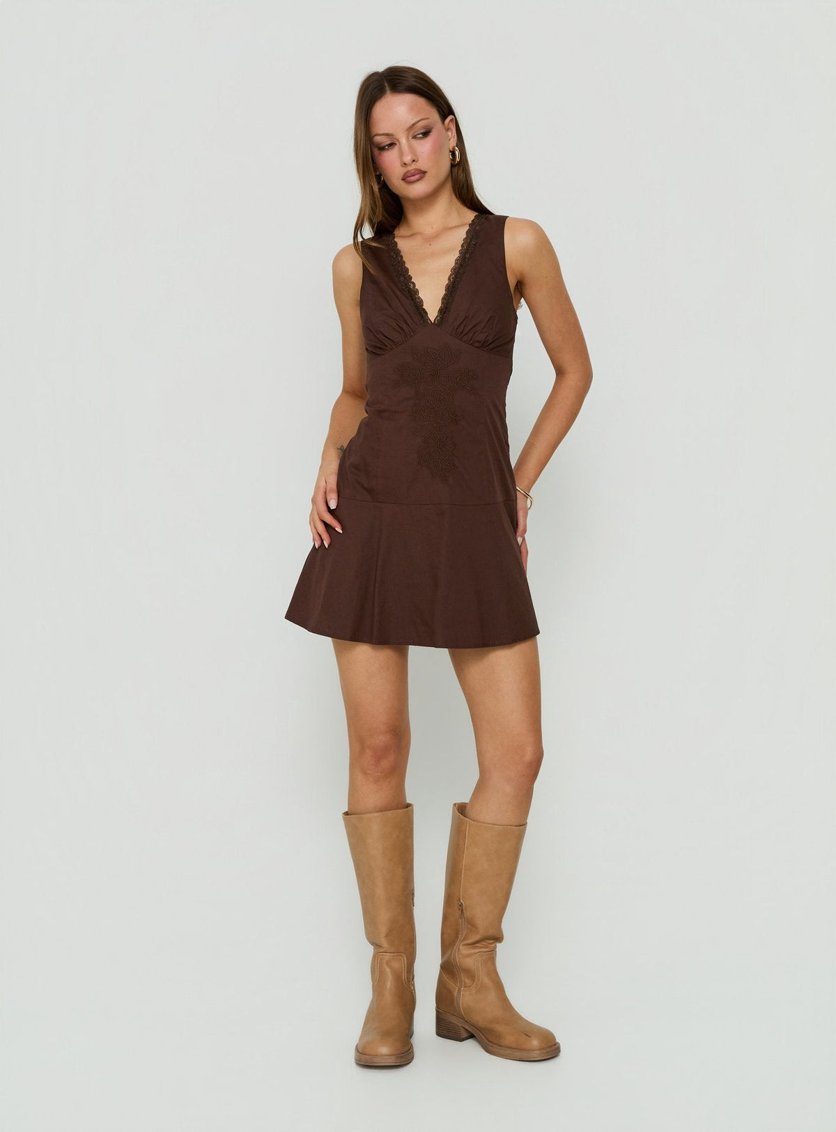 #NOVERA - Vestido Mini Splashy Chocolate de Encaje -