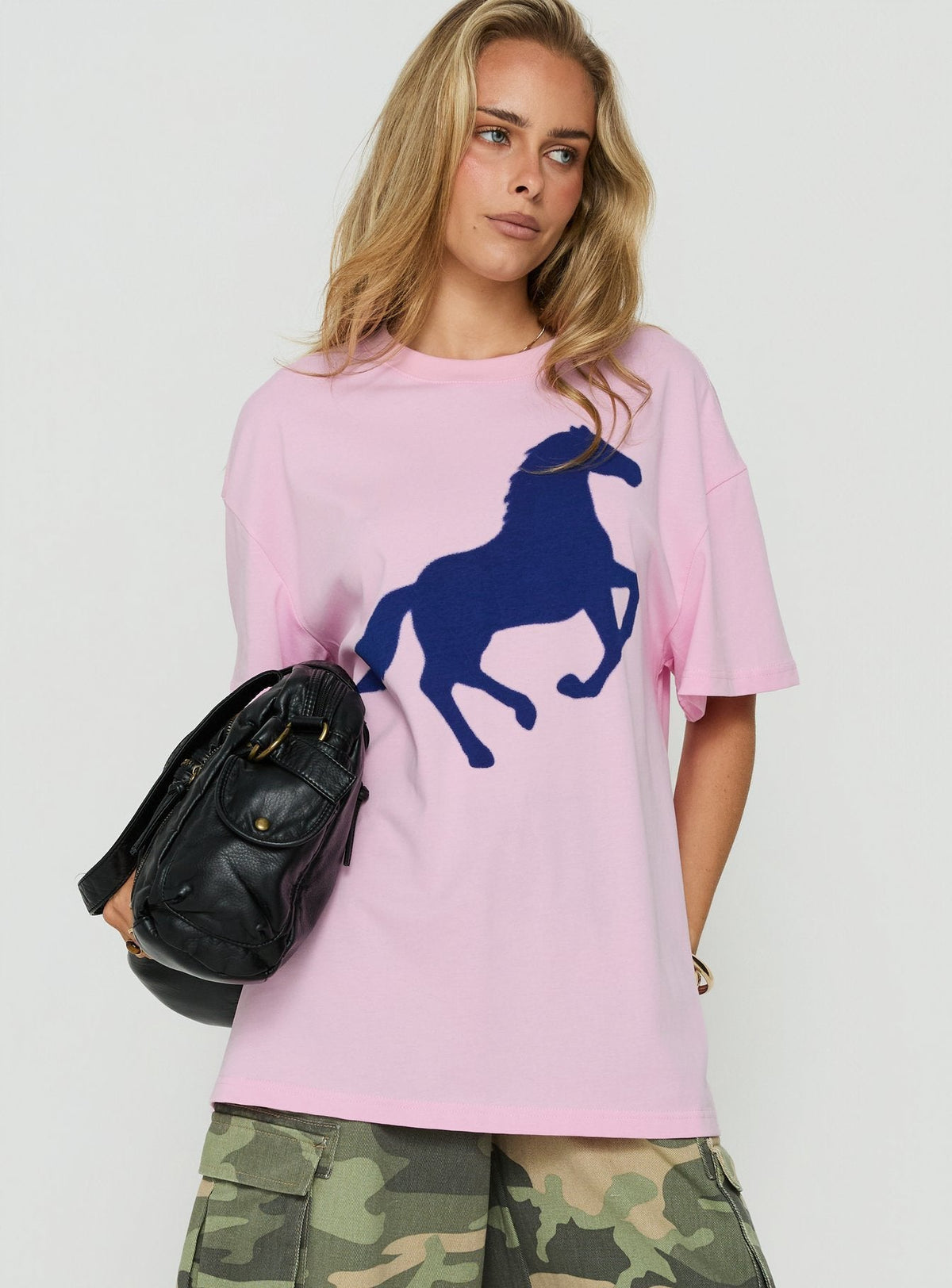 #NOVERA - Camiseta Lorena Rosa Lavado Oversize Estampada -
