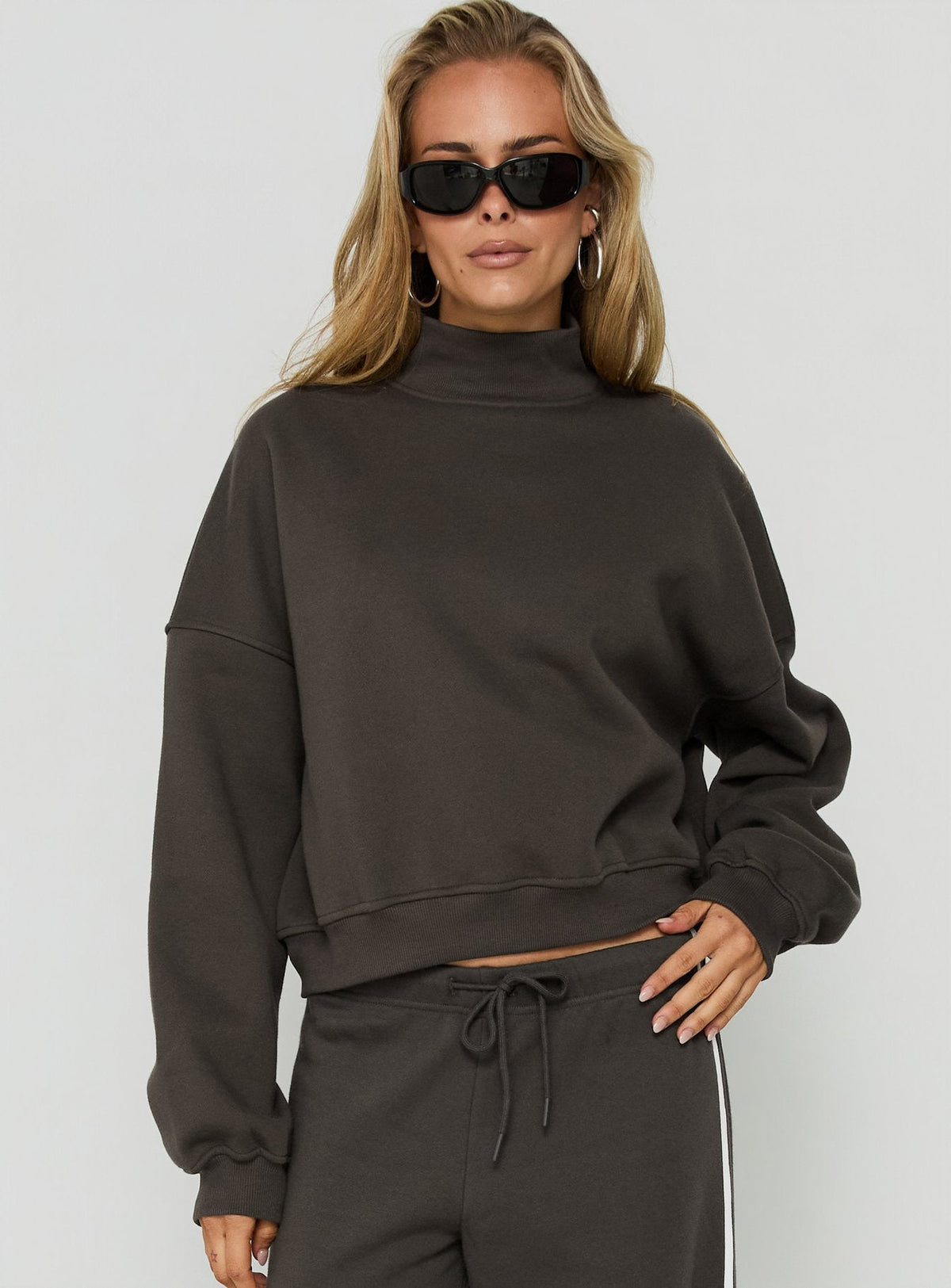 #NOVERA - Jersey Anyya Gris Hierro de Cuello Alto de Cuello Redondo -