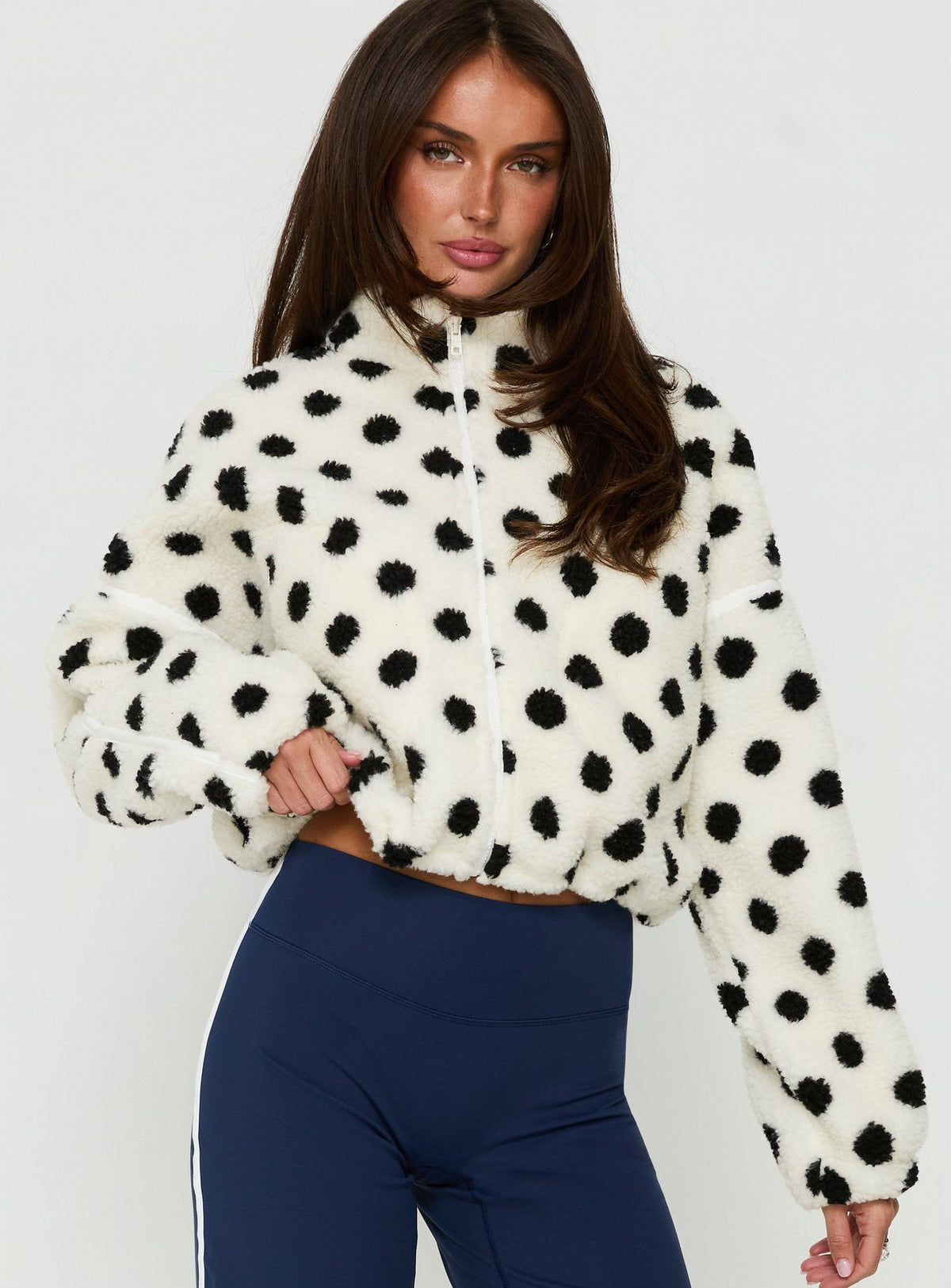 #NOVERA - Chaqueta Sammee Polar Blanca de Lunares Polar con Cremallera -