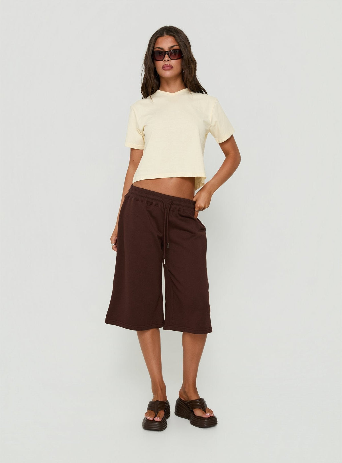 #NOVERA - Shorts Nikko Marrón Largos Polar -
