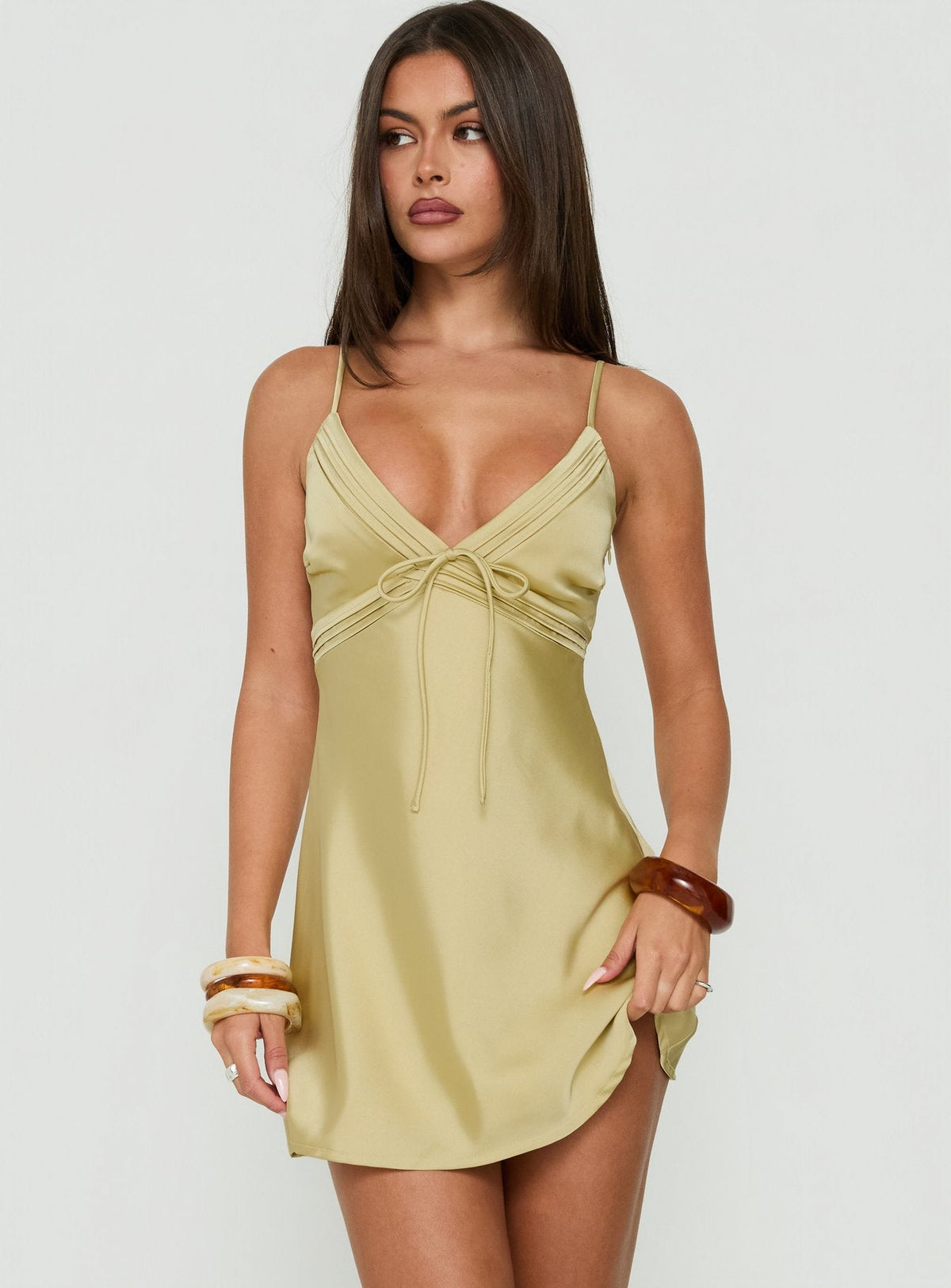 #NOVERA - Vestido Mini Iseabal Verde con Cuello en V -