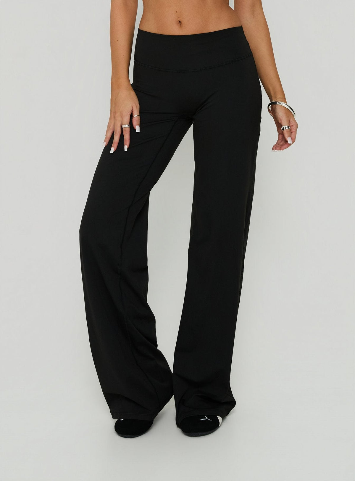 #NOVERA - Pantalón Velora Negro de Pierna Ancha -