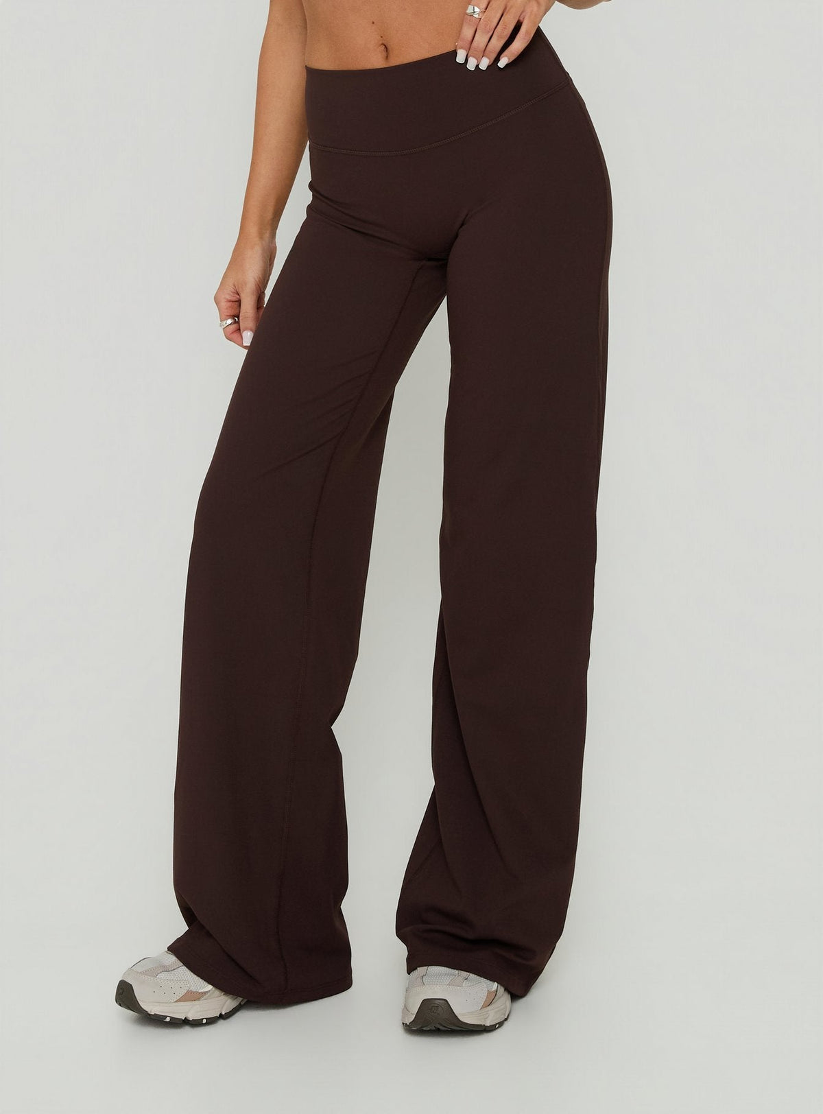 #NOVERA - Pantalón Velora Chocolate de Pierna Ancha -