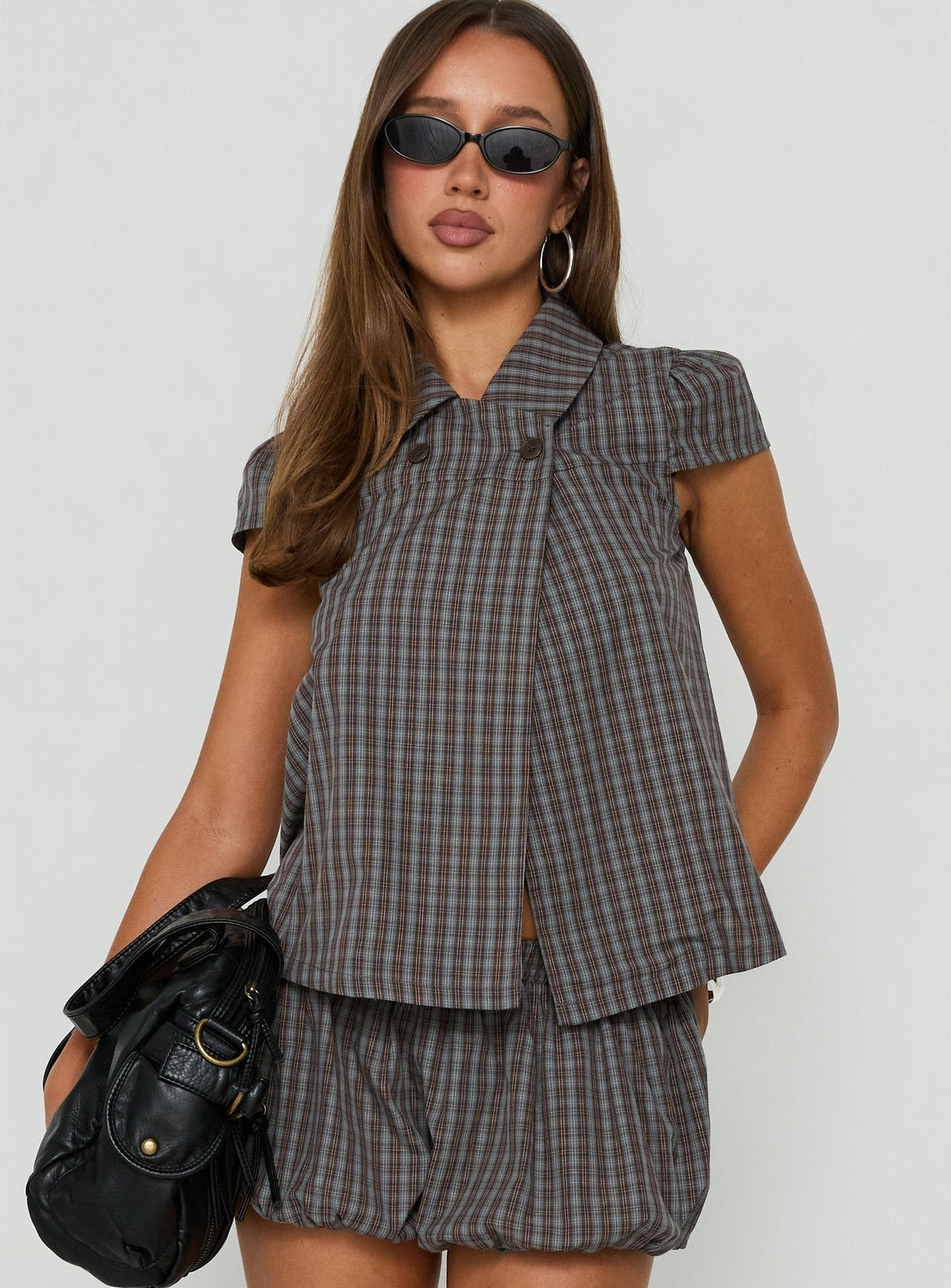 #NOVERA - Top Tuckerr Gris de Cuadros -