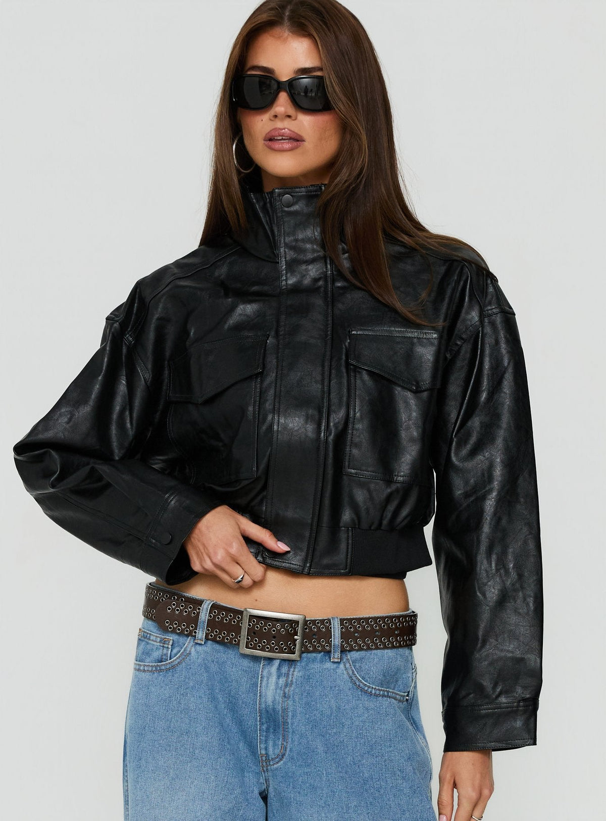 #NOVERA - Chaqueta Isabel Negra de Cuello Alto Efecto Piel -