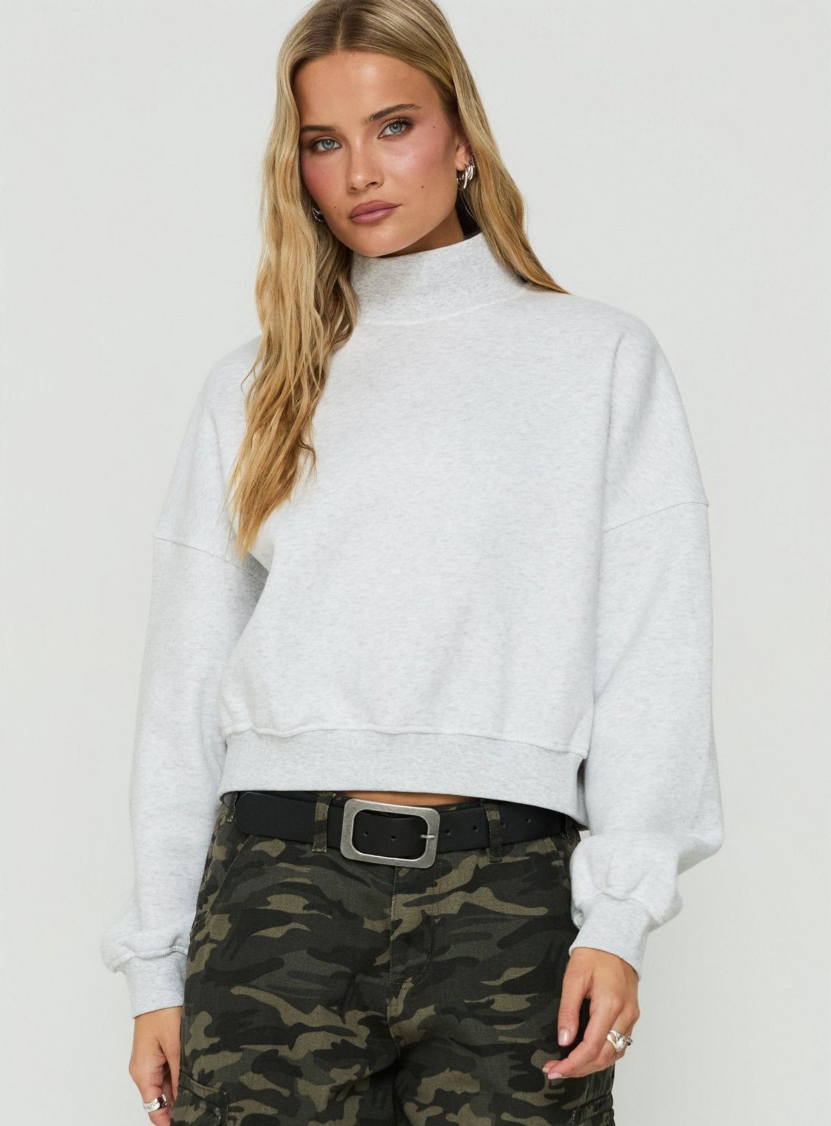 #NOVERA - Jersey Anyya Gris Jaspeado de Cuello Alto de Cuello Redondo -