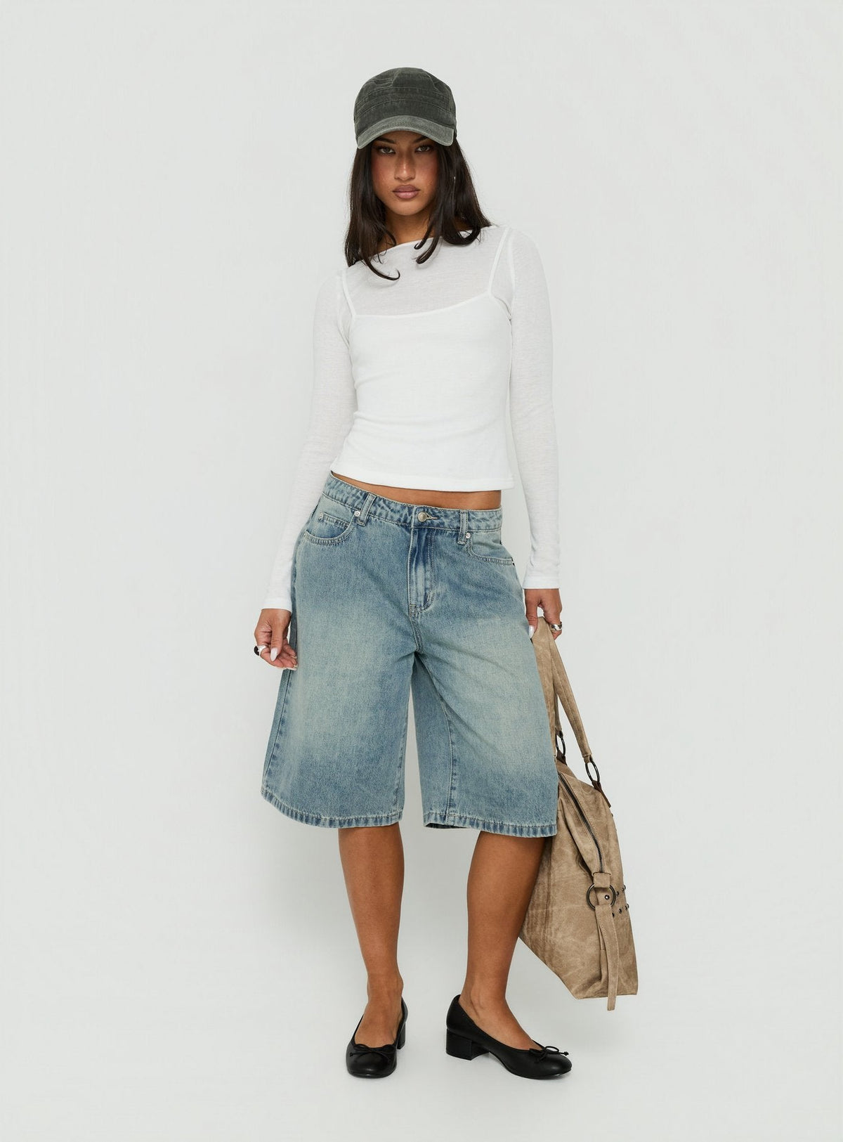 #NOVERA - Shorts Vaqueros Flor Azul Vintage Medio Lavado de Tiro Bajo -