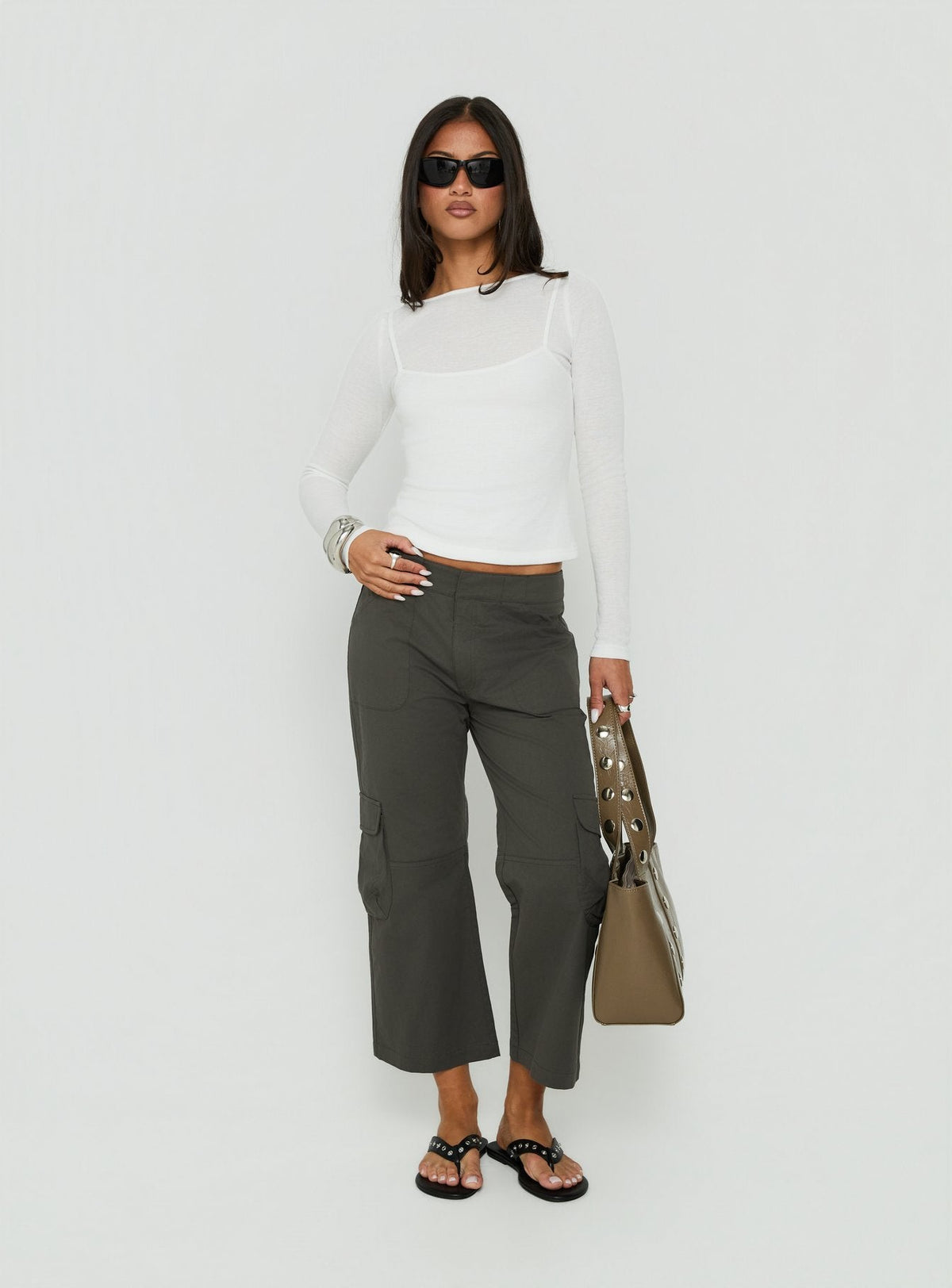 #NOVERA - Pantalón Indee Gris Antracita Crop Cargo -
