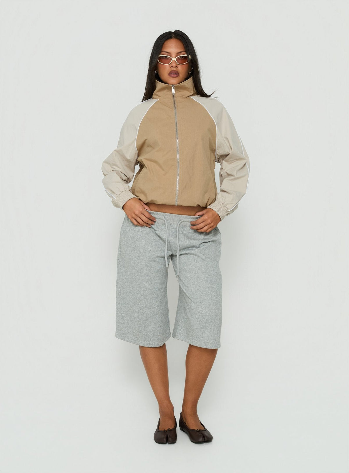 #NOVERA - Chaqueta Mistro Beige de Cuello Alto -