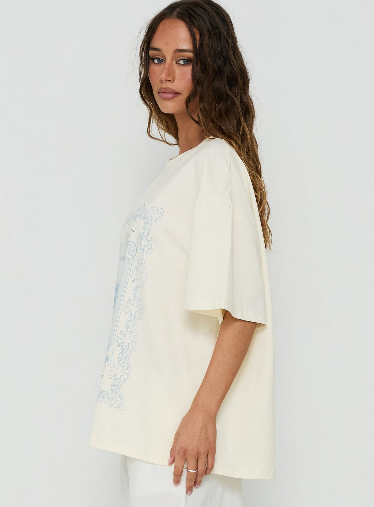 #NOVERA - Camiseta Violeta Crema Oversize Estampada -