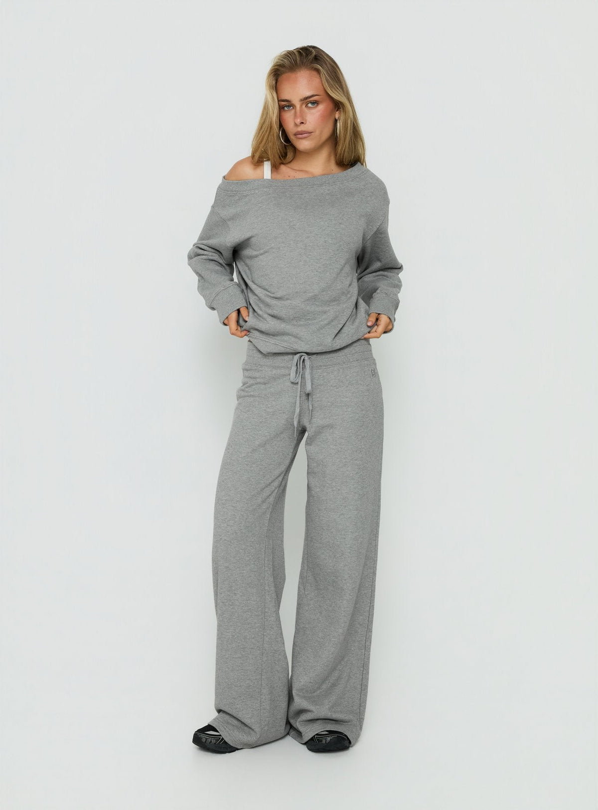 #NOVERA - Jersey Adela Gris Oscuro Jaspeado con Hombros Descubiertos -