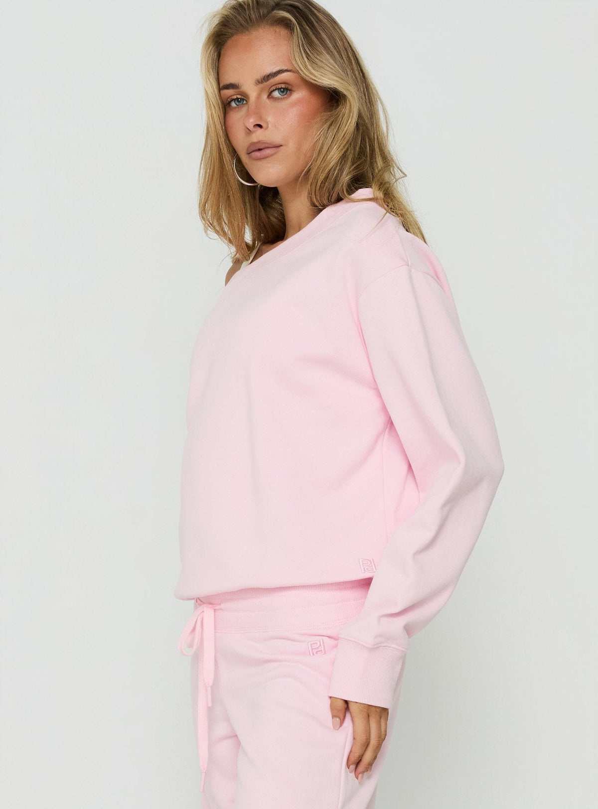 #NOVERA - Jersey Adela Rosa con Hombros Descubiertos -