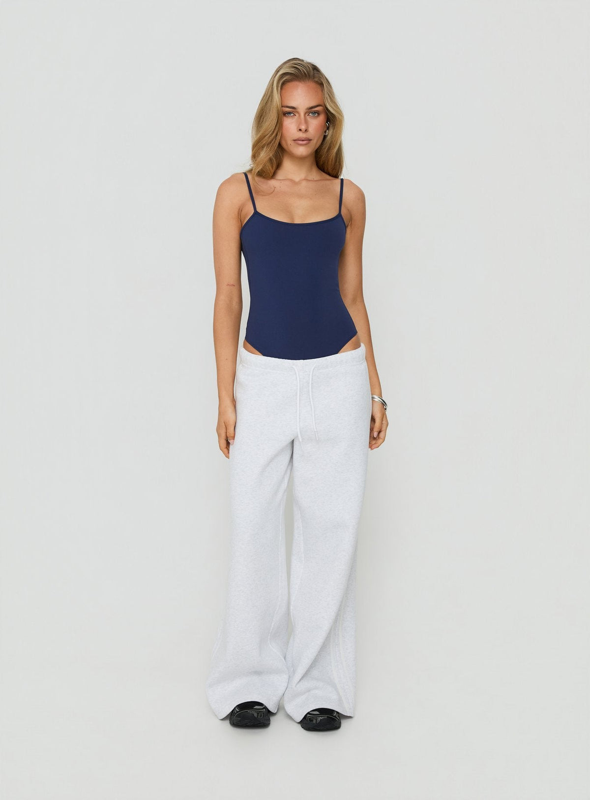 #NOVERA - Body Define Azul Marino de Tirante Fino -