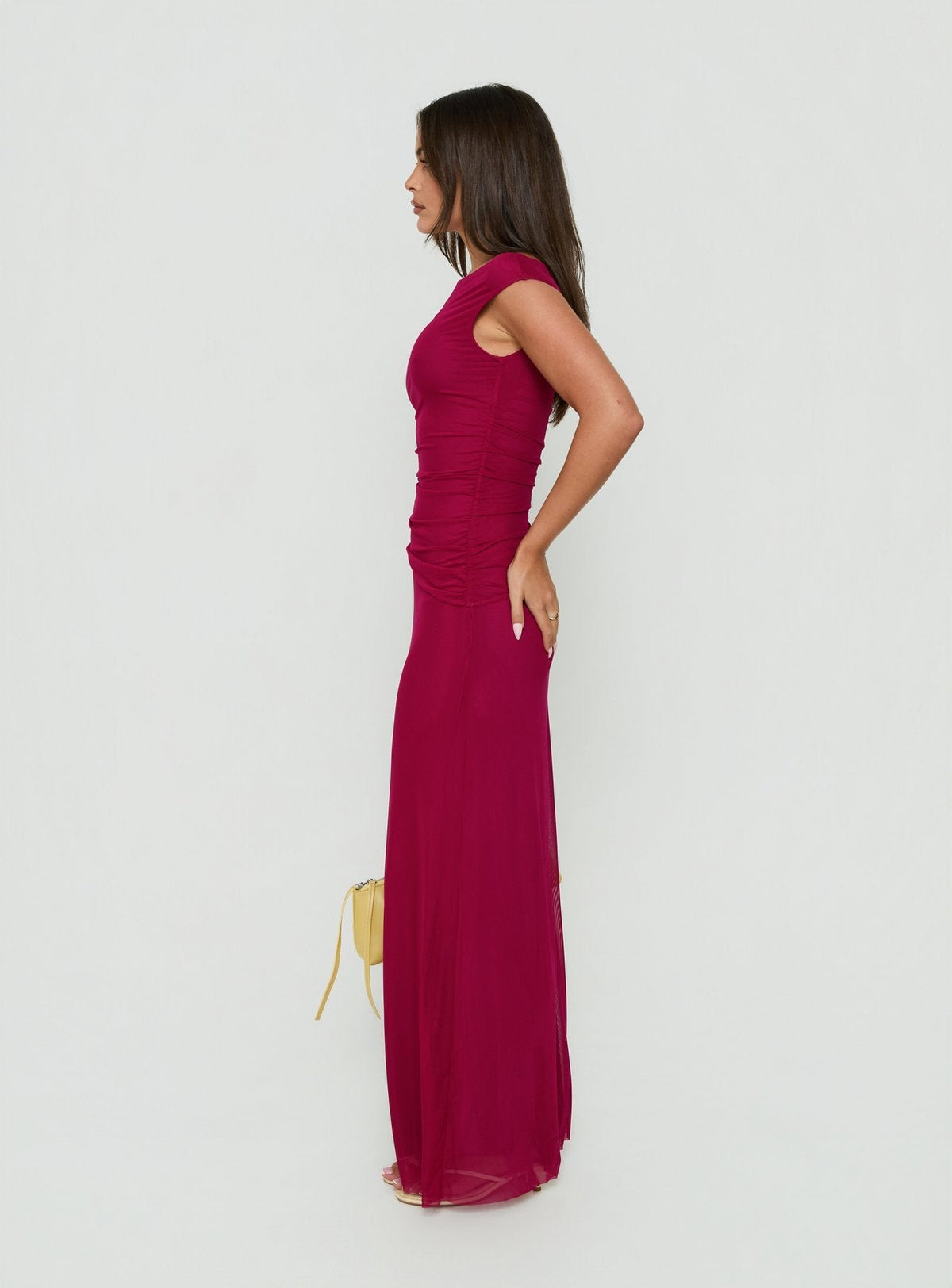 #NOVERA - Vestido Largo Krystyna Frambuesa con Hombros Descubiertos Fruncido -