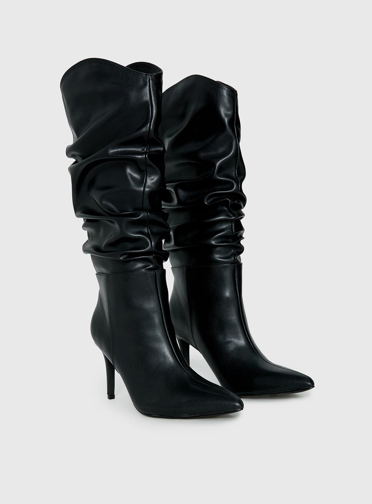 #NOVERA - Botas Scrunched Negras de Punta -