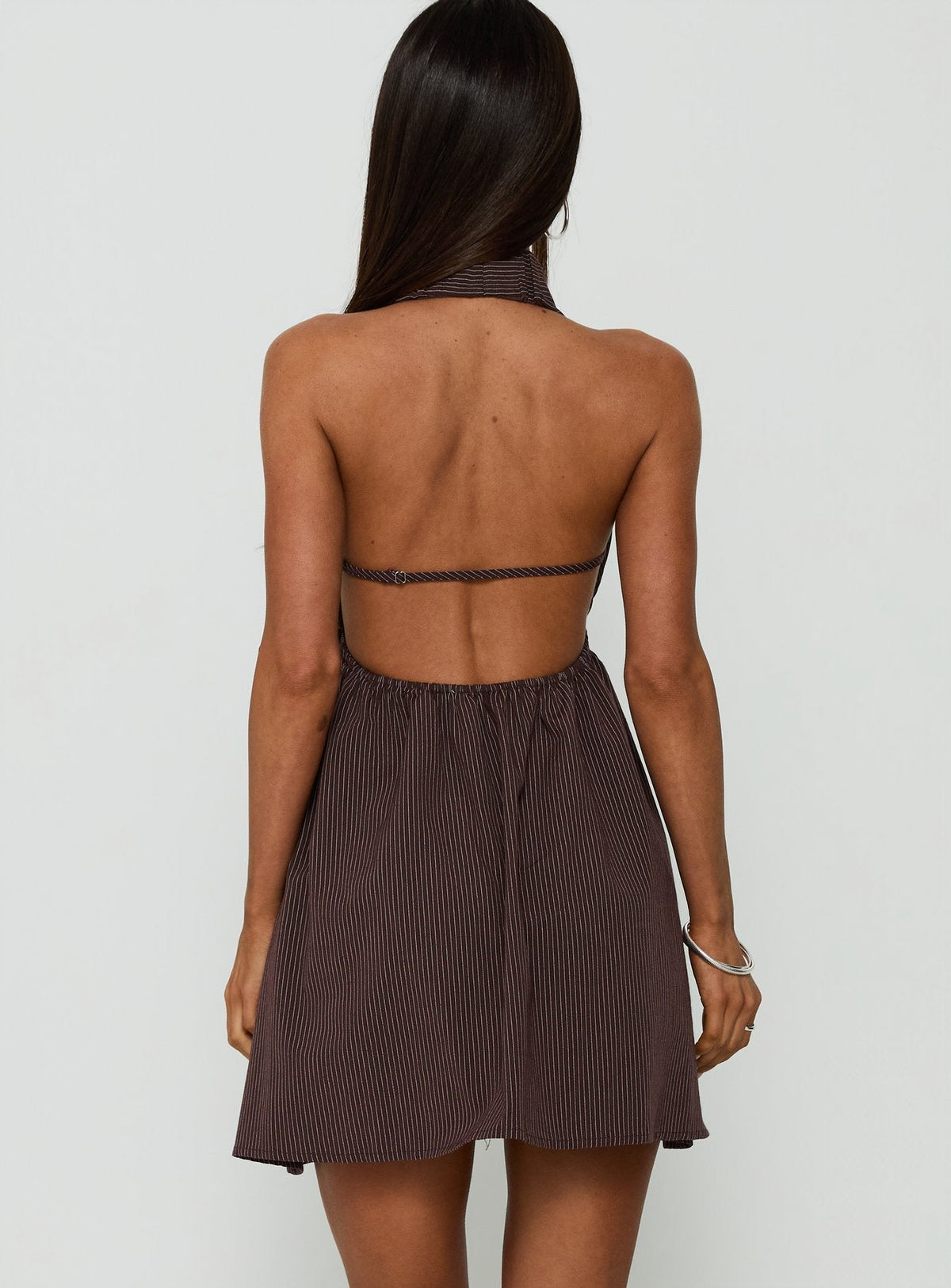 #NOVERA - Vestido Mini Ellisan Chocolate de Rayas Halter de Escote Redondo -