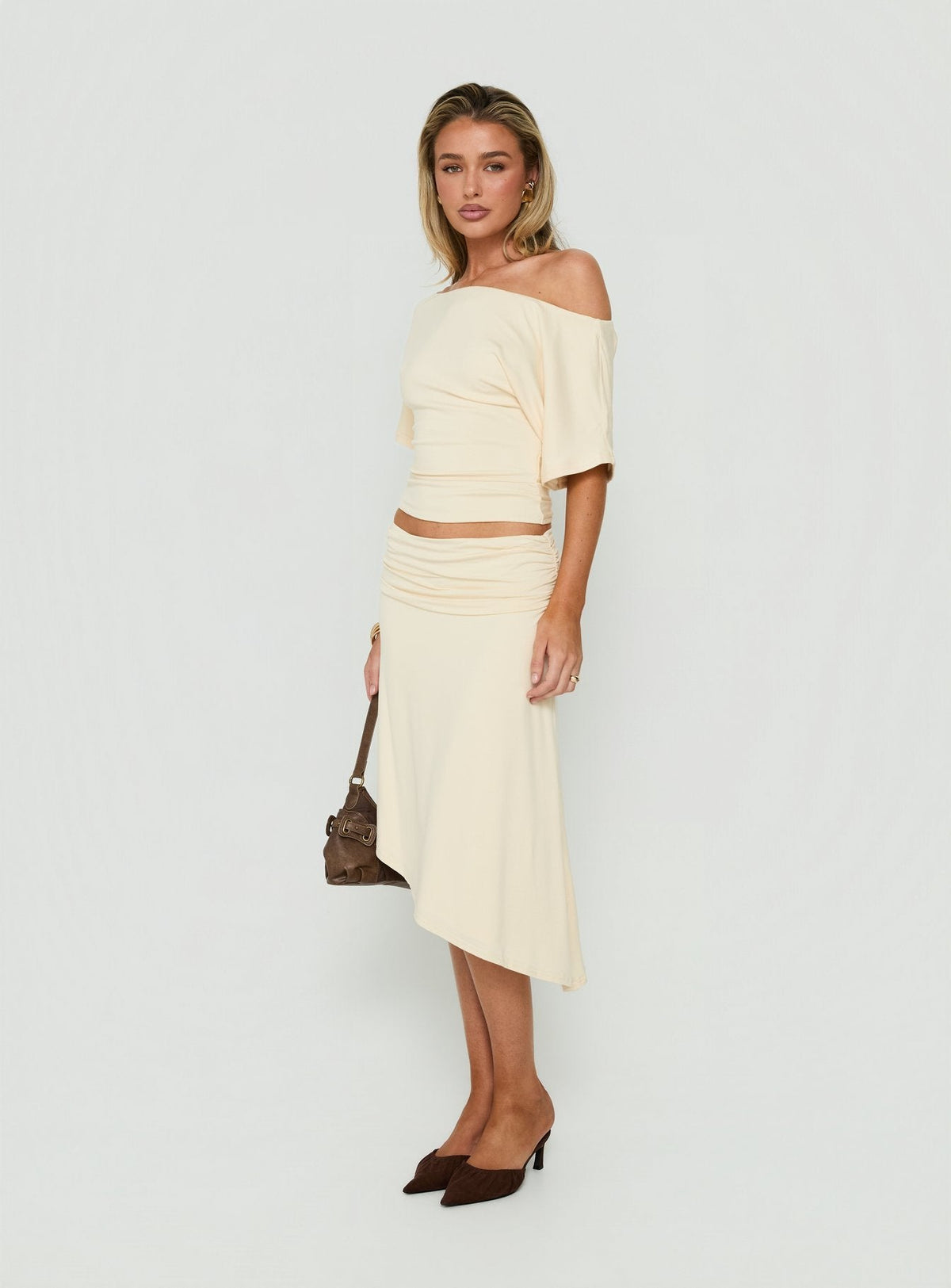 #NOVERA - Falda Midi Sezzia Beige Fruncida Asimétrica -
