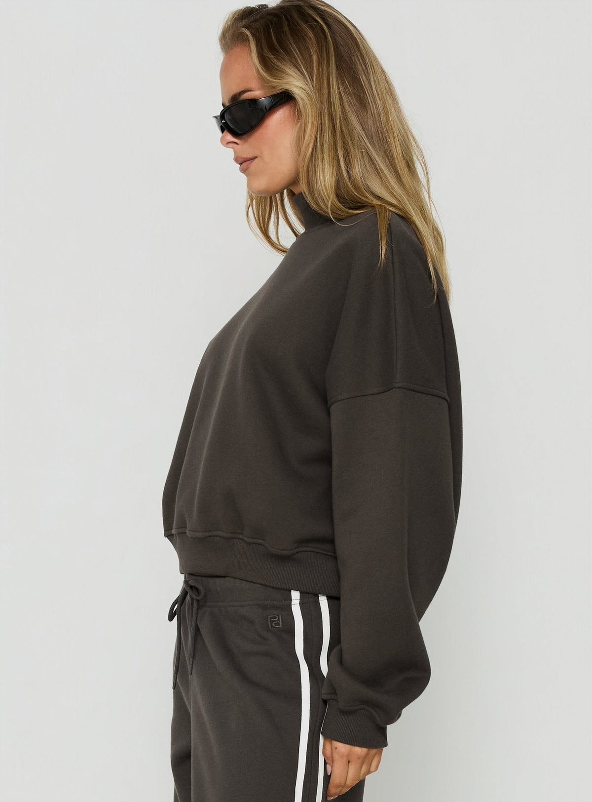 #NOVERA - Jersey Anyya Gris Hierro de Cuello Alto de Cuello Redondo -