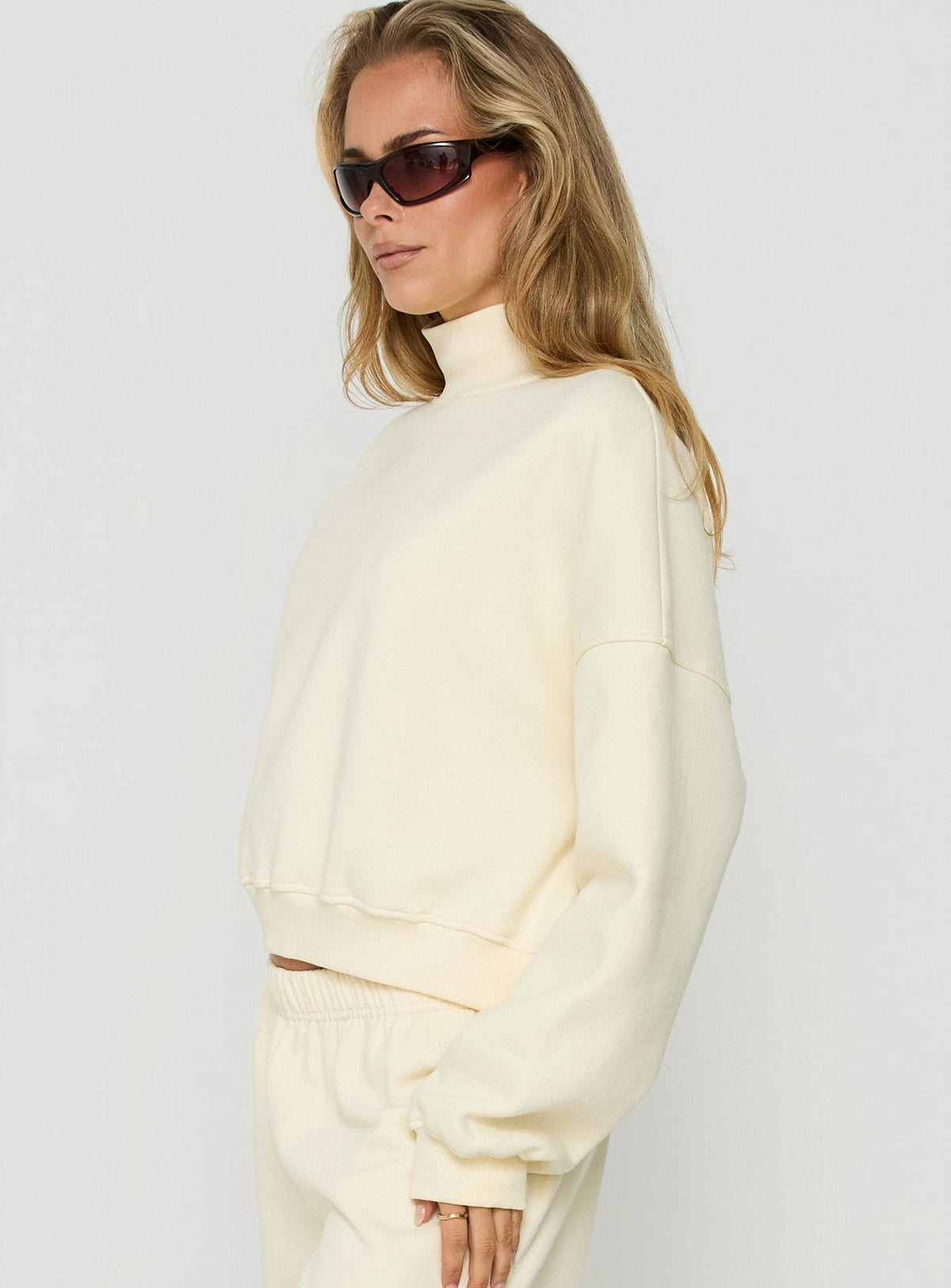 #NOVERA - Jersey Anyya Crema de Cuello Alto de Cuello Redondo -