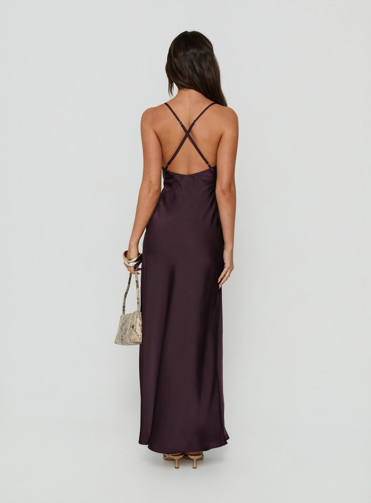 #NOVERA - Vestido Largo Klairee Ciruela Halter de Encaje -
