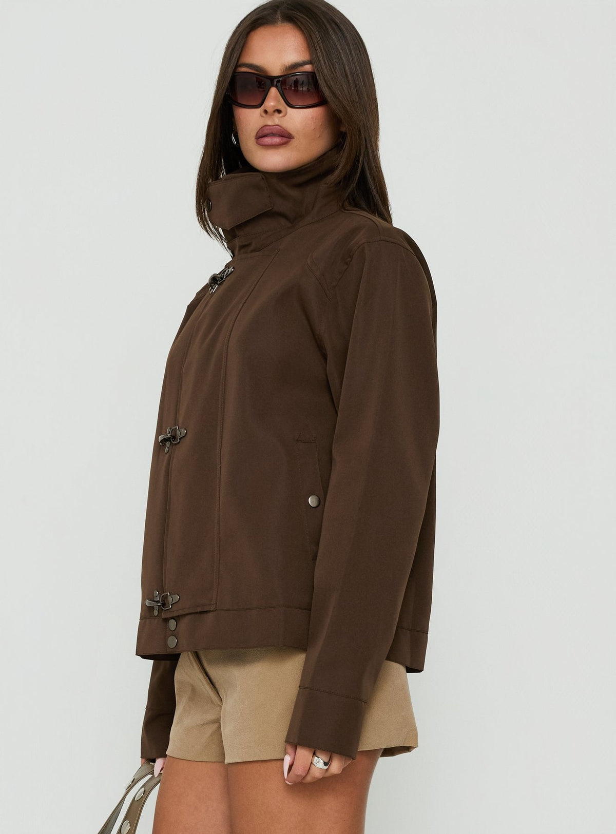 #NOVERA - Chaqueta Imanie Chocolate de Cuello Alto -