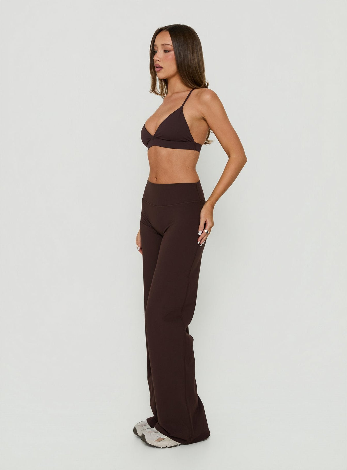 #NOVERA - Pantalón Velora Chocolate de Pierna Ancha -