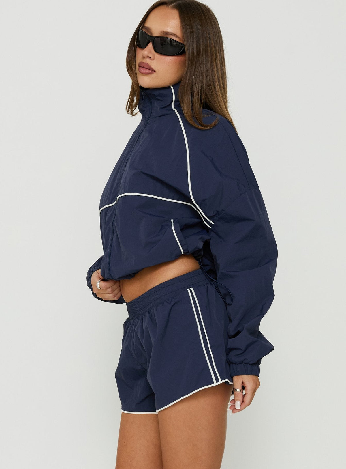 #NOVERA - Shorts Shayyla Azul Marino y Blancos de Tiro Medio -