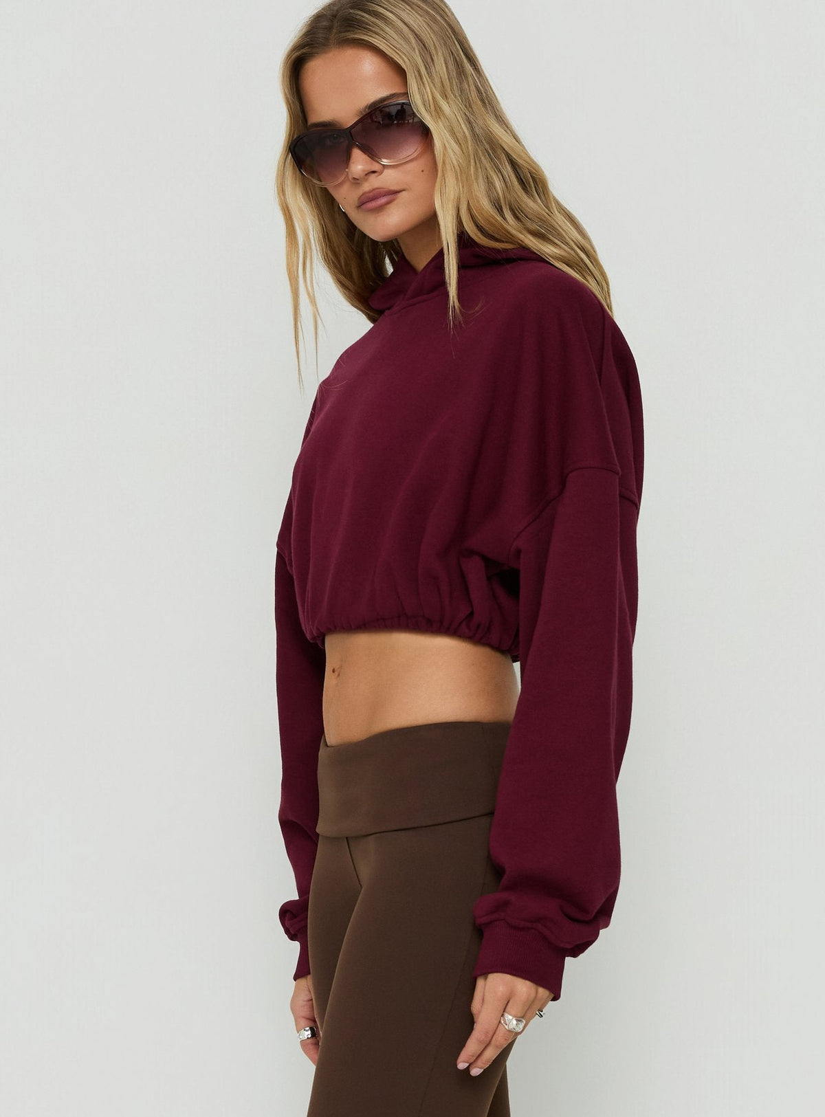 #NOVERA - Sudadera con Capucha Mayse Cereza Crop -