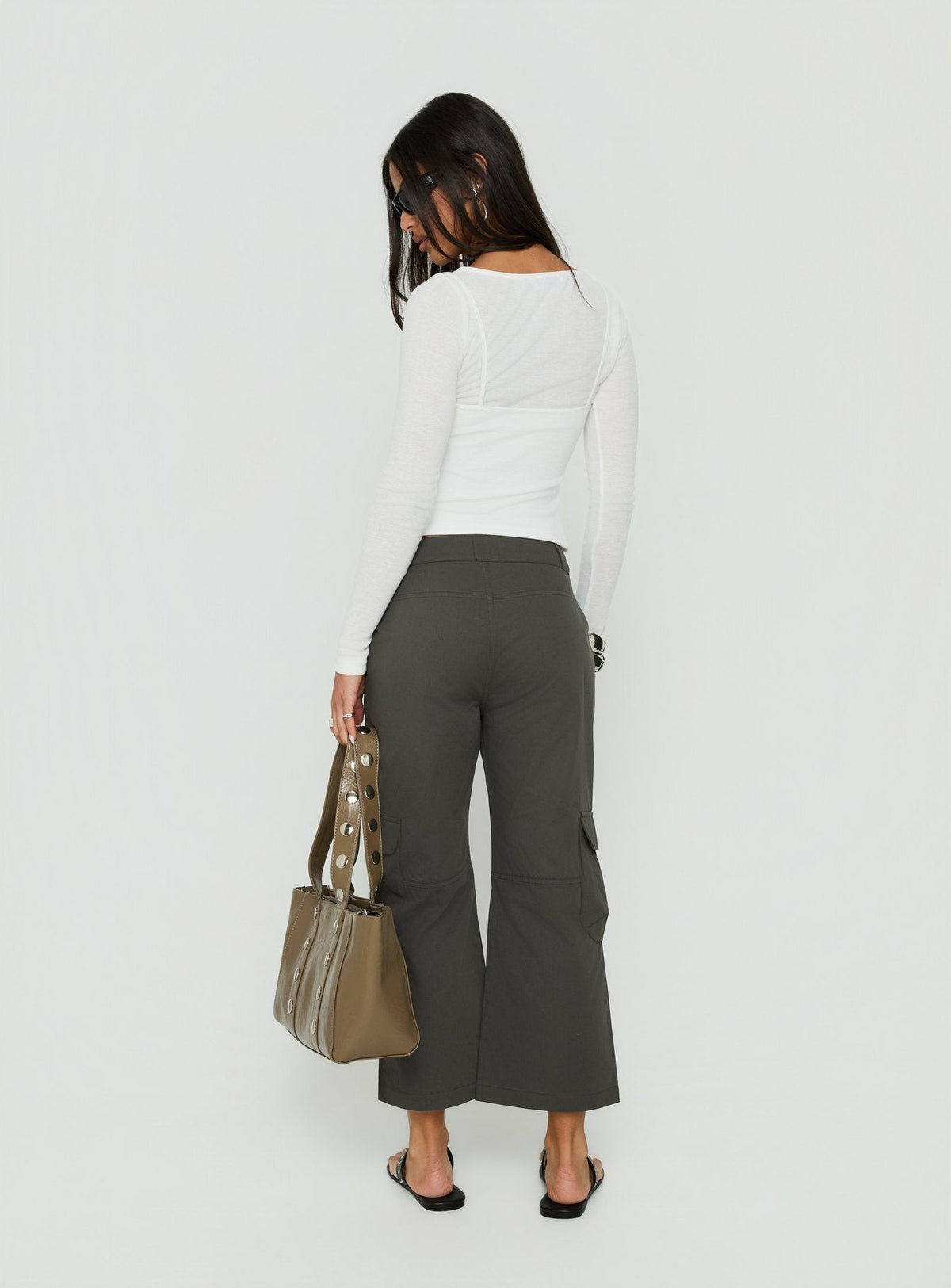 #NOVERA - Pantalón Indee Gris Antracita Crop Cargo -