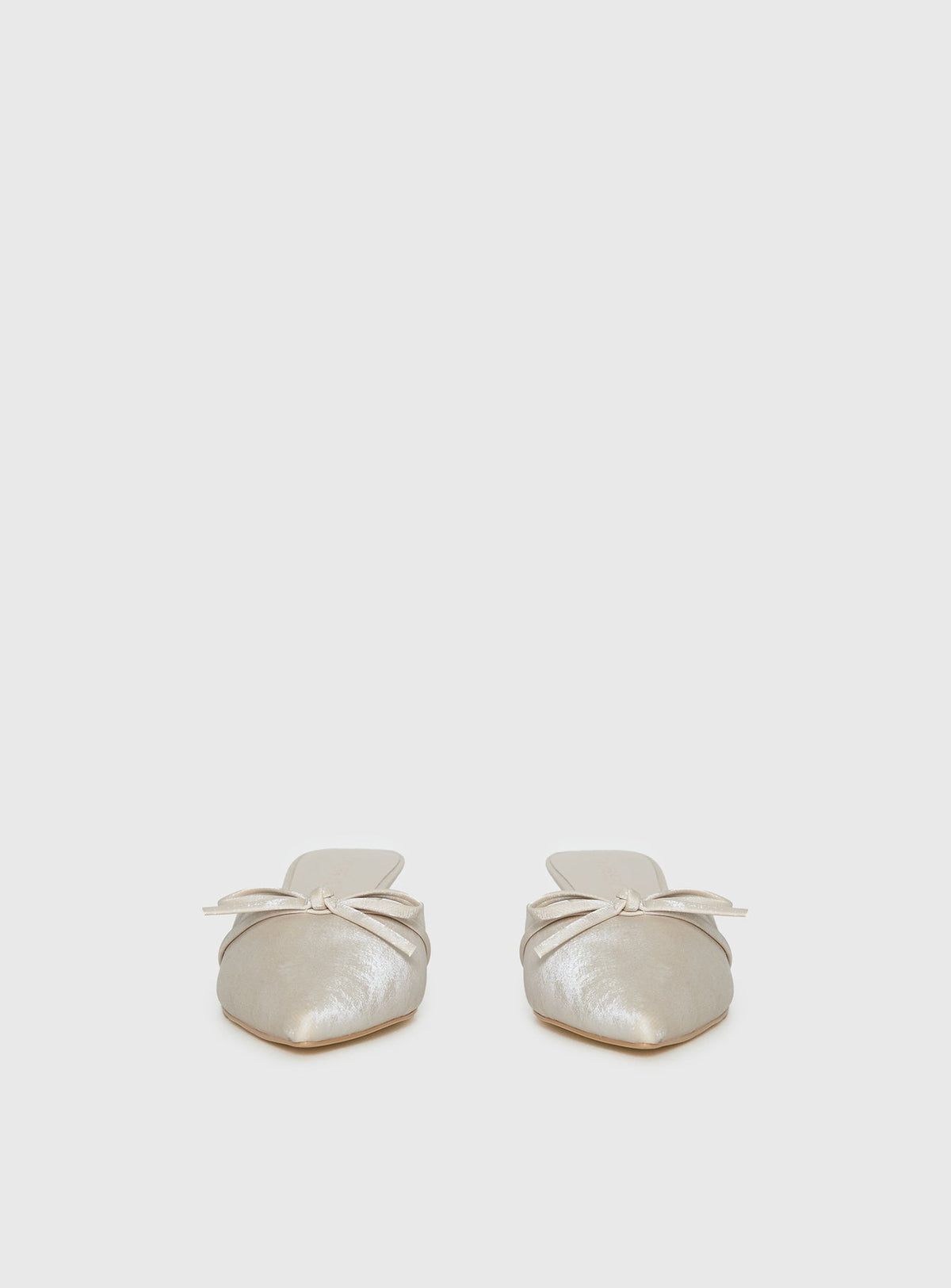 #NOVERA - Tacones Zamora Beige de Punta de Ante Sintético -