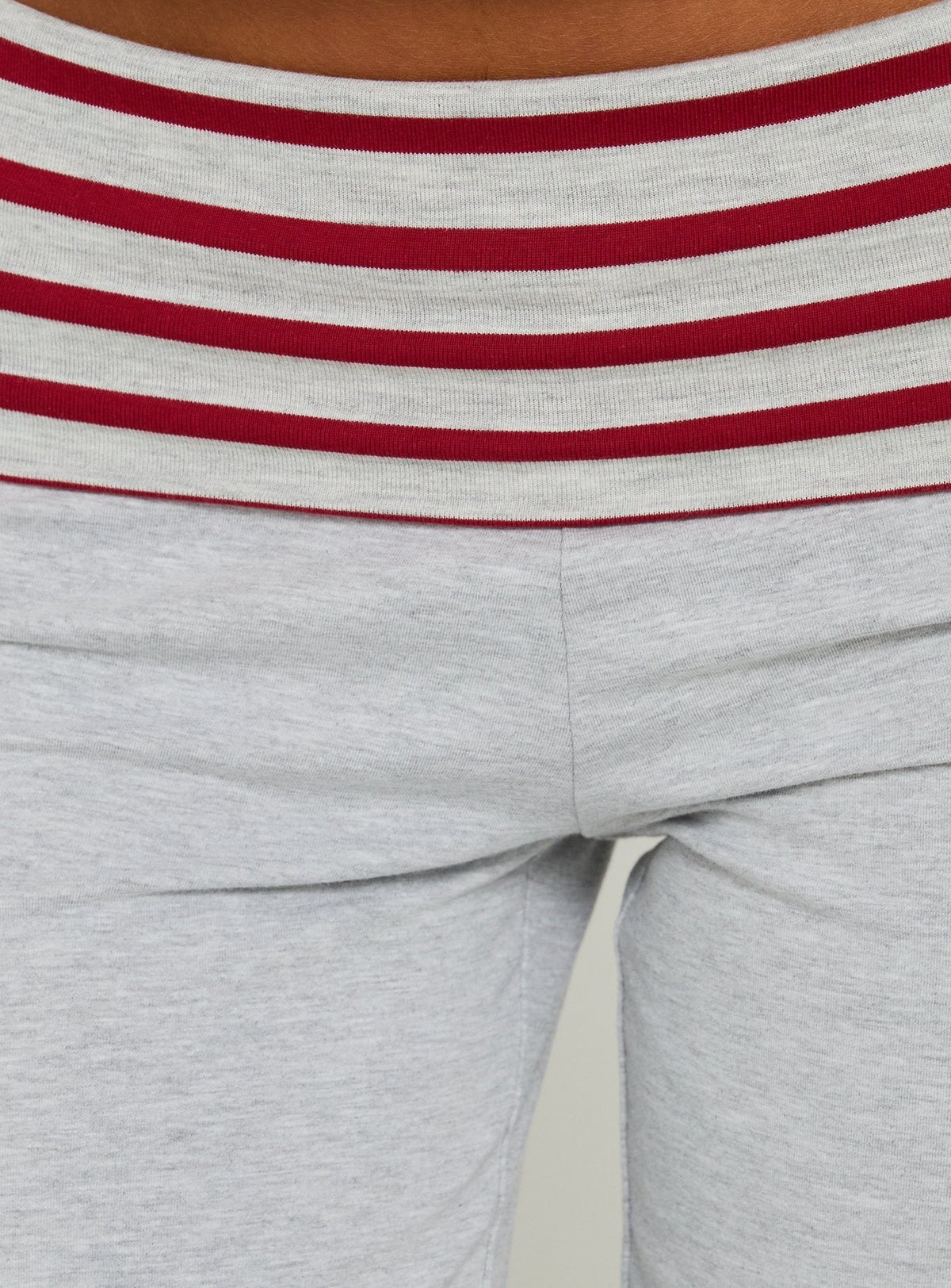 #NOVERA - Pantalón Jetset Gris y Rojo de Rayas -