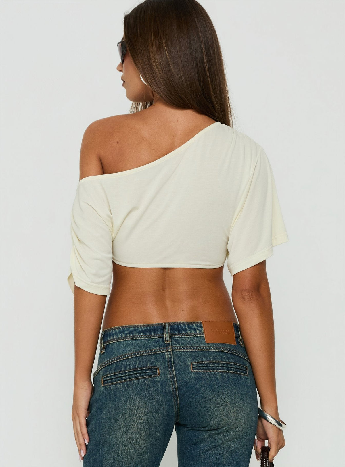 #NOVERA - Crop Top Miskie Amarillo Mantequilla Amarillo Drapeado con Hombros Descubiertos -