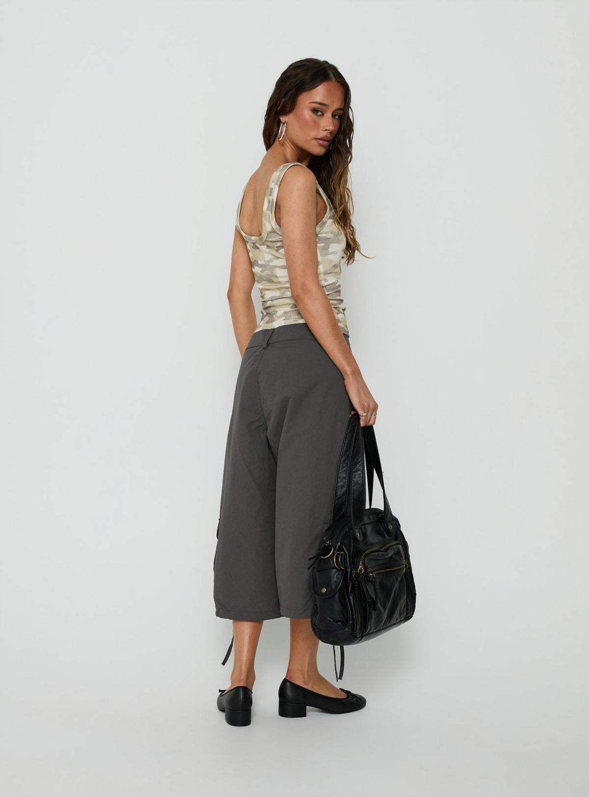 #NOVERA - Pantalón Relaxer Gris Antracita Tobillero Cargo -