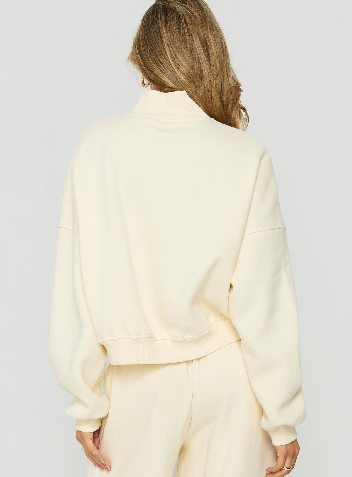 #NOVERA - Jersey Anyya Crema de Cuello Alto de Cuello Redondo -